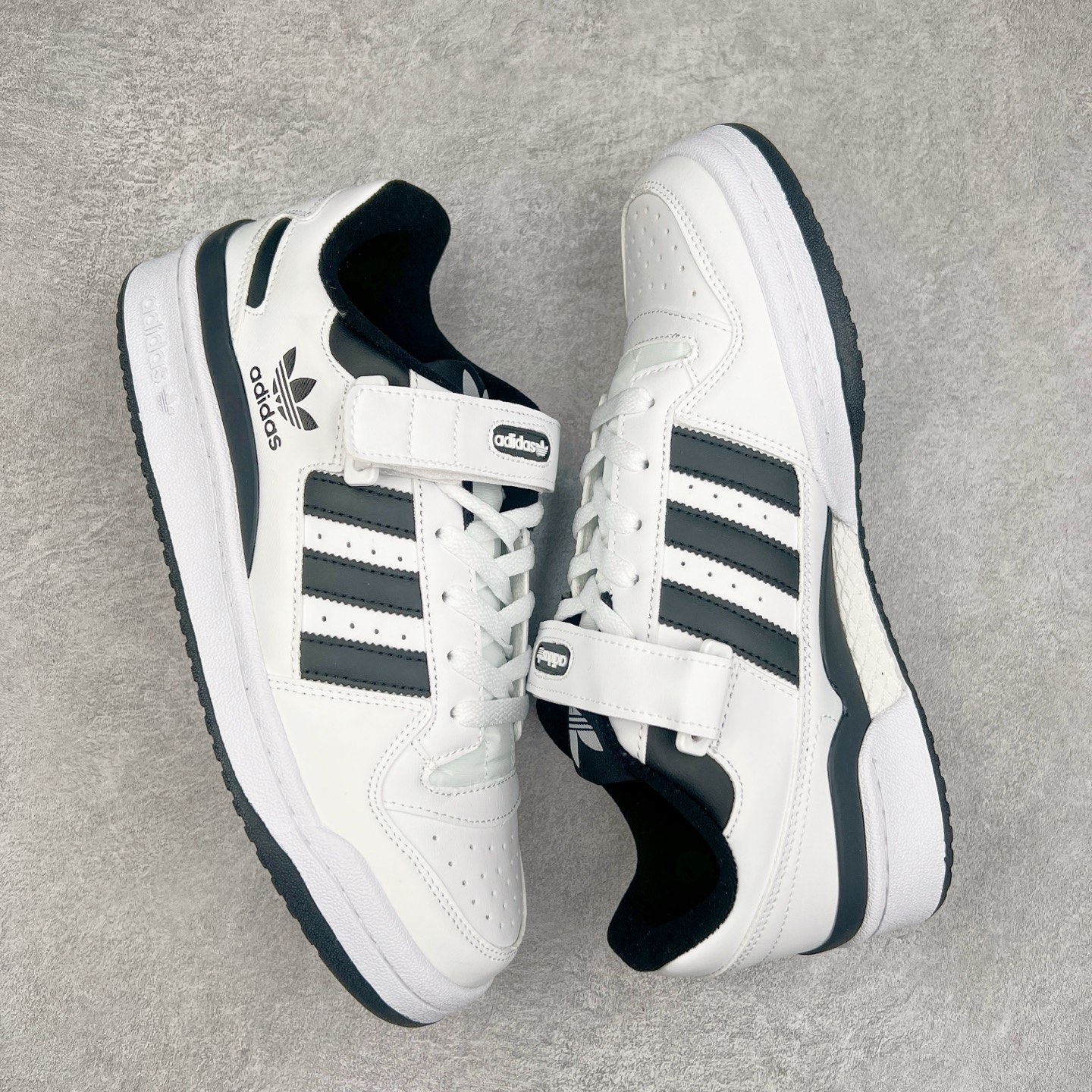 图片[3]-AD Forum 84 Low OG 低帮百搭潮流休闲运动板鞋 以复古篮球鞋的外形为基础 采用皮革拼接 简约百搭 更加贴合舒适 中底内侧网格造型起到点睛之笔 外底橡胶 更显复古 尺码：36 36.5 37.5 38 38.5 39 40 40.5 41 42 42.5 43 44 44.5 45-选品中心