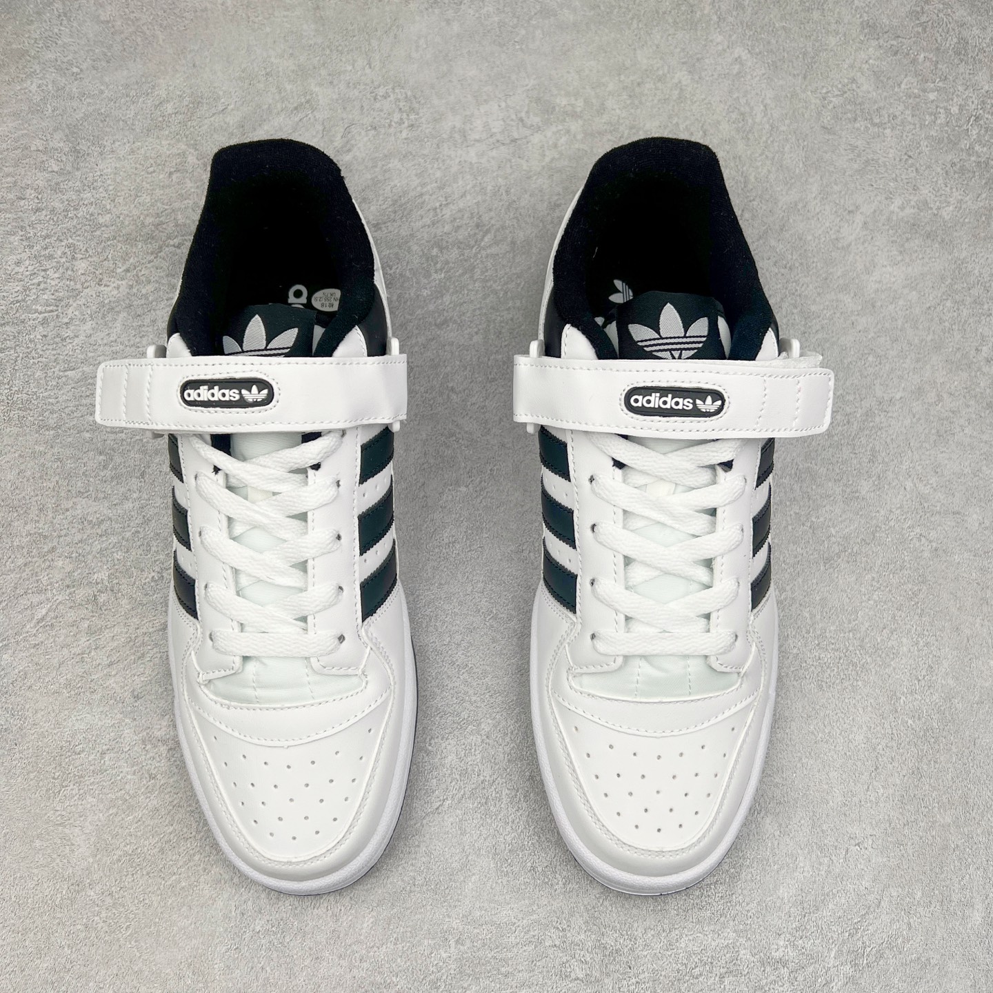 图片[2]-AD Forum 84 Low OG 低帮百搭潮流休闲运动板鞋 以复古篮球鞋的外形为基础 采用皮革拼接 简约百搭 更加贴合舒适 中底内侧网格造型起到点睛之笔 外底橡胶 更显复古 尺码：36 36.5 37.5 38 38.5 39 40 40.5 41 42 42.5 43 44 44.5 45-选品中心