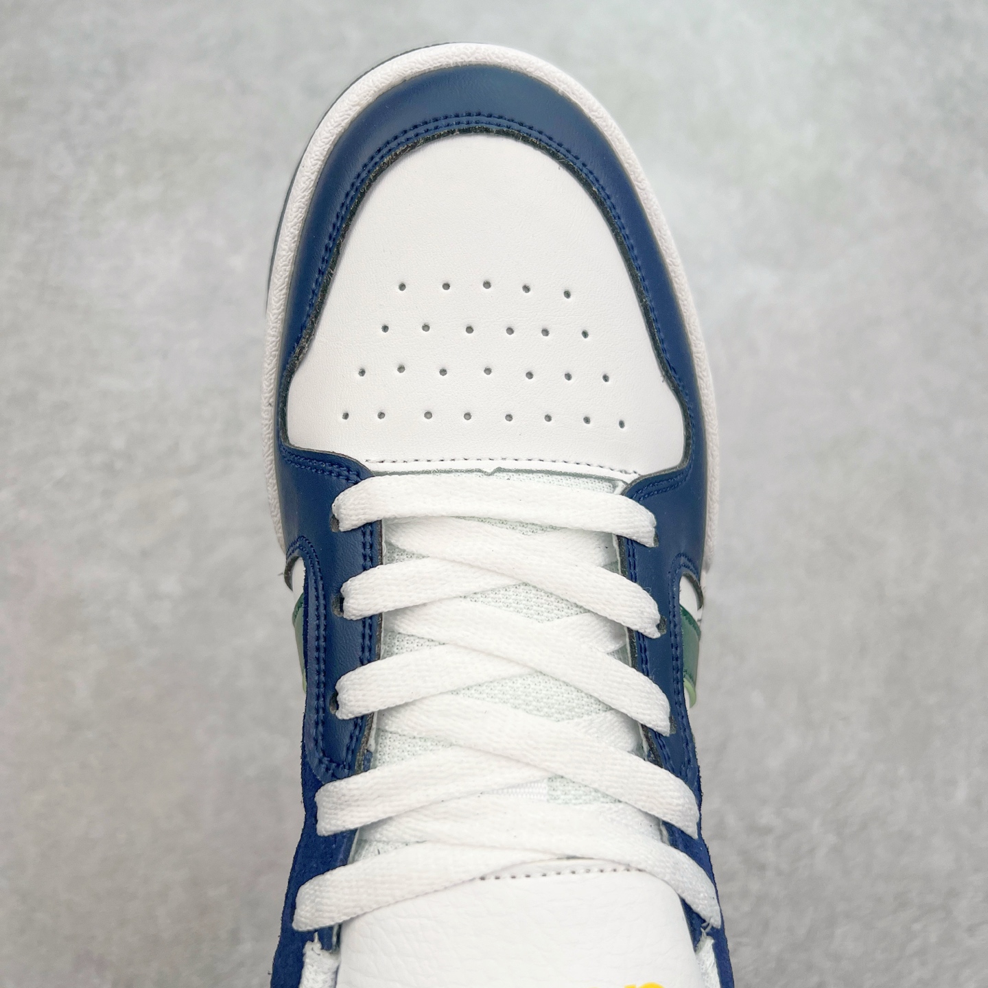 图片[4]-AD Neo Entrap Low 追赶系列轻便休闲运动百搭板鞋 实拍调校N版已经零色差零失真 百分百还原实物色彩所见即所得 不存在货不对板色差等低级问题 选购参考实物拍摄 不混卖不参货 只用心做好货严格选品 承诺混一赔十 尺码：36 36.5 37.5 38 38.5 39 40 40.5 41 42 42.5 43 44 44.5 45-选品中心