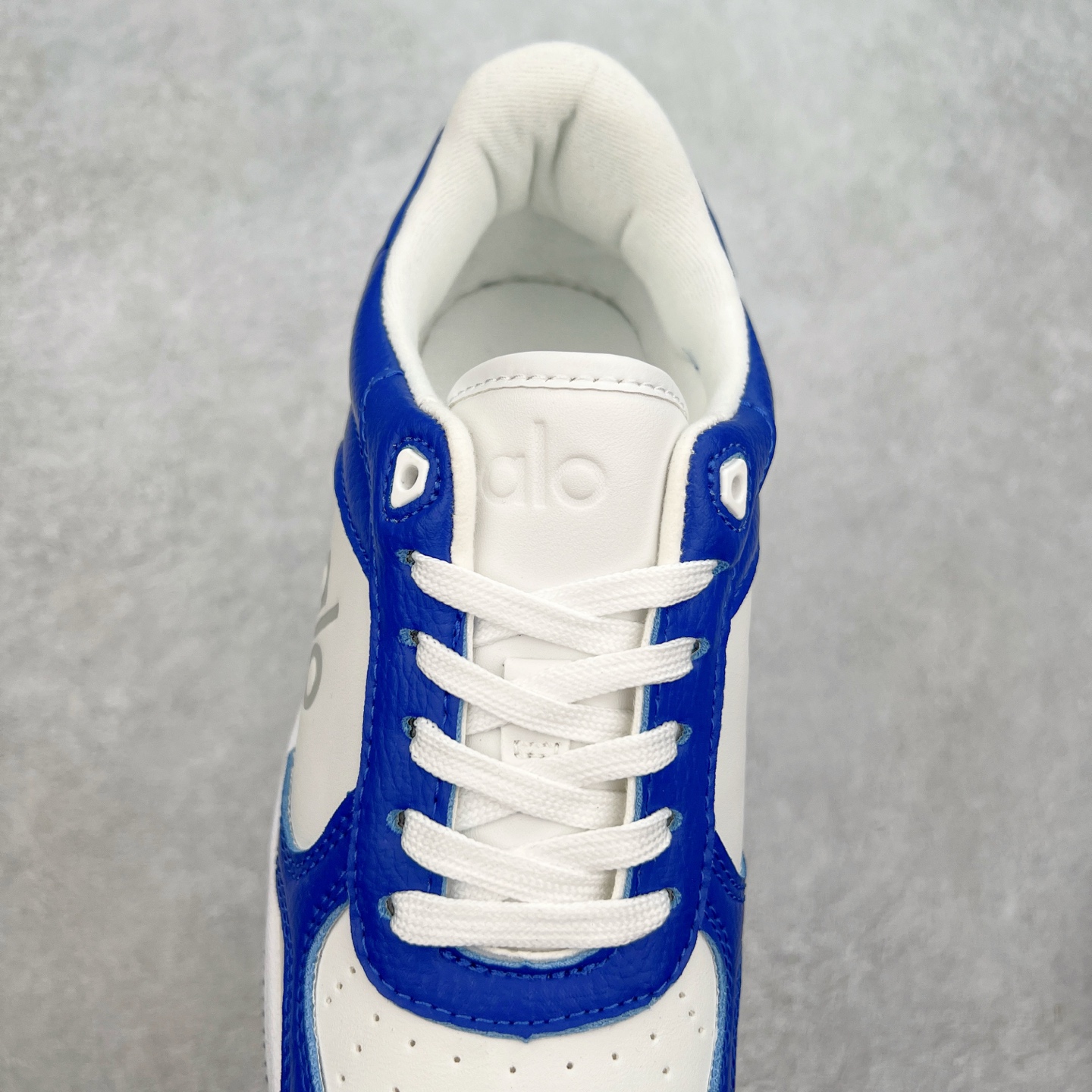 图片[5]-Alo yoga 易梦玲 Jisoo智秀 等多位明星同款上脚 主打各大平台外贸主推大厂采购原材料多处细节一步到位 生产细节 没得说 一款随意搭配的都好看的鞋子aIo采用增高4cm 主打熊猫色 春夏秋冬四季款 舒适简约板鞋 TPU防滑耐磨鞋底 #alo #alo女孩 #AIo #健身穿搭 #鞋子推荐 #板鞋 尺码：35 36 37 38 39 40-选品中心