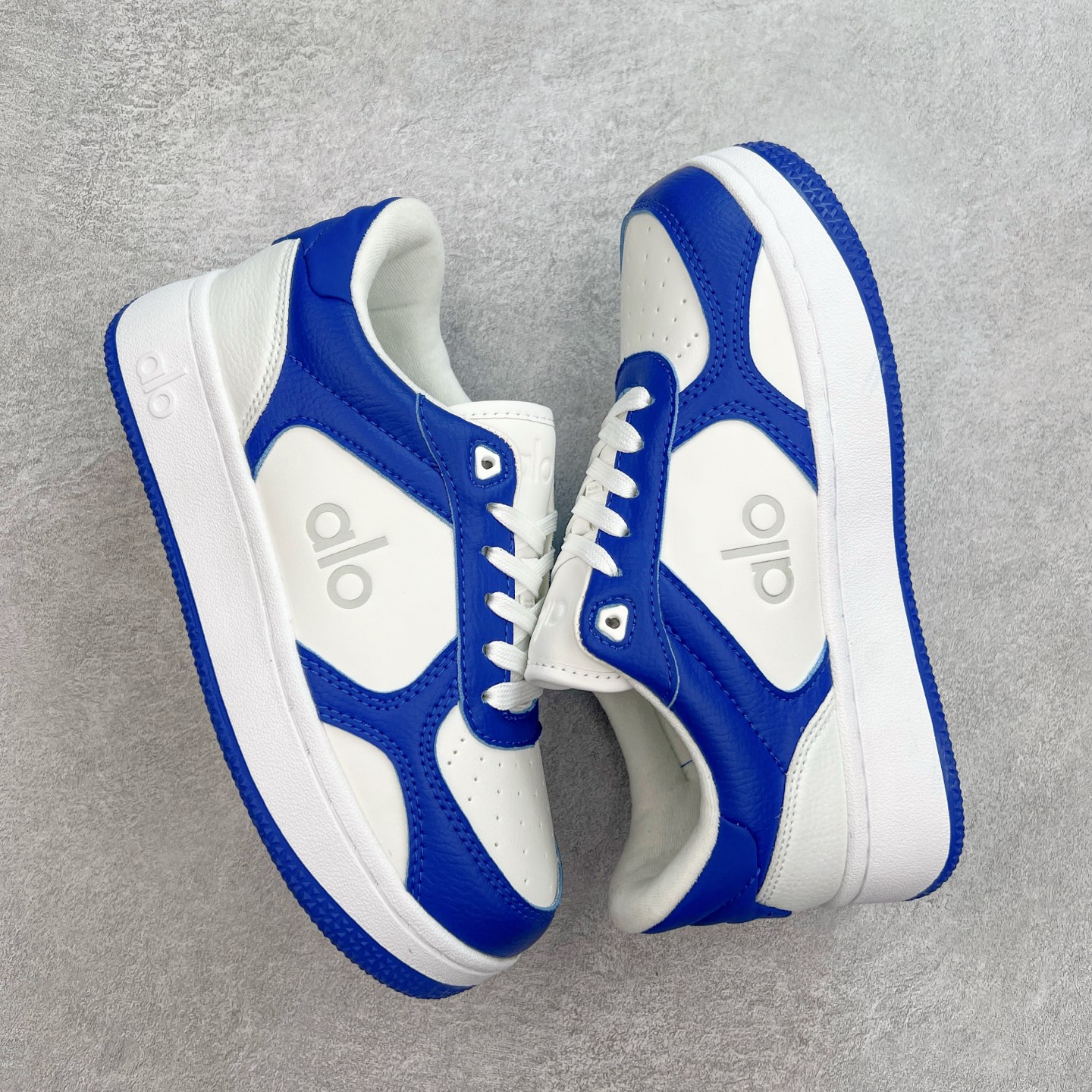 图片[3]-Alo yoga 易梦玲 Jisoo智秀 等多位明星同款上脚 主打各大平台外贸主推大厂采购原材料多处细节一步到位 生产细节 没得说 一款随意搭配的都好看的鞋子aIo采用增高4cm 主打熊猫色 春夏秋冬四季款 舒适简约板鞋 TPU防滑耐磨鞋底 #alo #alo女孩 #AIo #健身穿搭 #鞋子推荐 #板鞋 尺码：35 36 37 38 39 40-选品中心