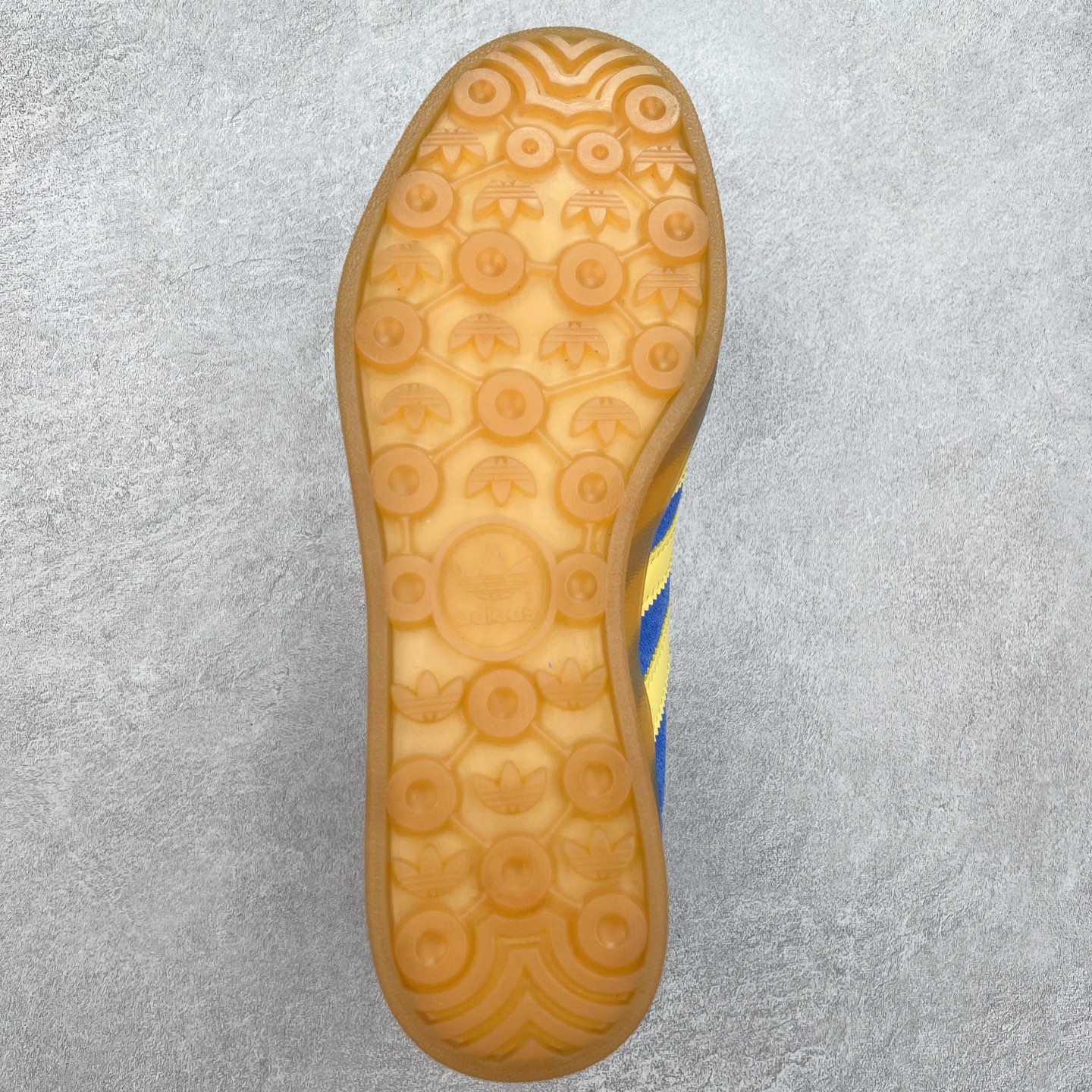 图片[9]-AD Gazelle Indoor Trainers 羚羊内训系列低帮复古百搭休闲运动德训风板鞋 JQ2691 90年代经典的复刻版！自60年代以足球训练鞋面世以来,Gazelle就以其经典设计席卷全球。1991年版本的复刻,再造经典Gazelle。采用皮革打造,搭配浊色细节,让这款经典更加简约。尺码：36 36⅔ 37⅓ 38 38⅔ 39⅓ 40 40⅔ 41⅓ 42 42⅔ 43⅓ 44⅓ 44⅔ 45-选品中心