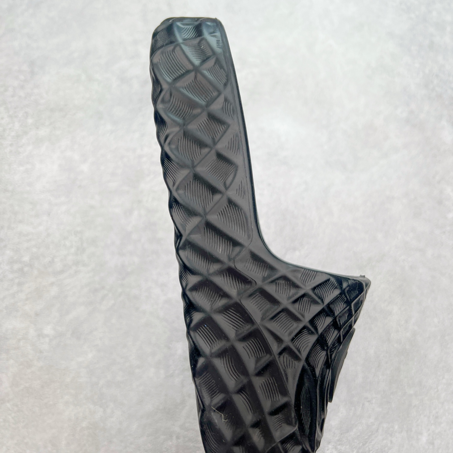 图片[6]-Gucci 古驰 5D压花一体拖鞋 历年经典爆款 正品原版开模 高端复刻 夏季时尚潮流爆款 毫无悬念的网红单品 时装周街拍出镜率超高 潮流必备款 百搭 简单易驾驭 高端全套包装 尺码：39 40 41 42 43 44 45-选品中心