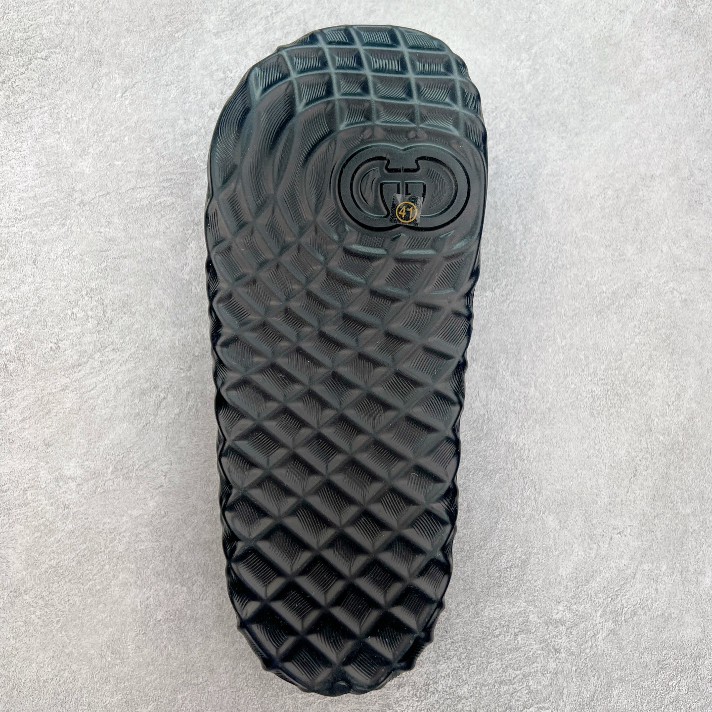 图片[9]-Gucci 古驰 5D压花一体拖鞋 历年经典爆款 正品原版开模 高端复刻 夏季时尚潮流爆款 毫无悬念的网红单品 时装周街拍出镜率超高 潮流必备款 百搭 简单易驾驭 高端全套包装 尺码：39 40 41 42 43 44 45-选品中心