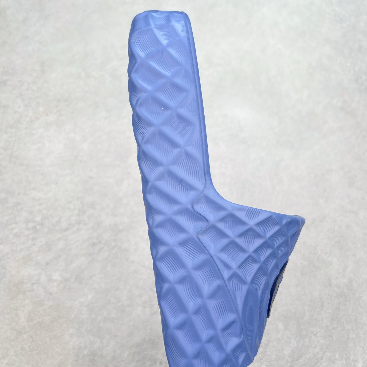 图片[6]-Gucci 古驰 5D压花一体拖鞋 历年经典爆款 正品原版开模 高端复刻 夏季时尚潮流爆款 毫无悬念的网红单品 时装周街拍出镜率超高 潮流必备款 百搭 简单易驾驭 高端全套包装 尺码：39 40 41 42 43 44 45-选品中心