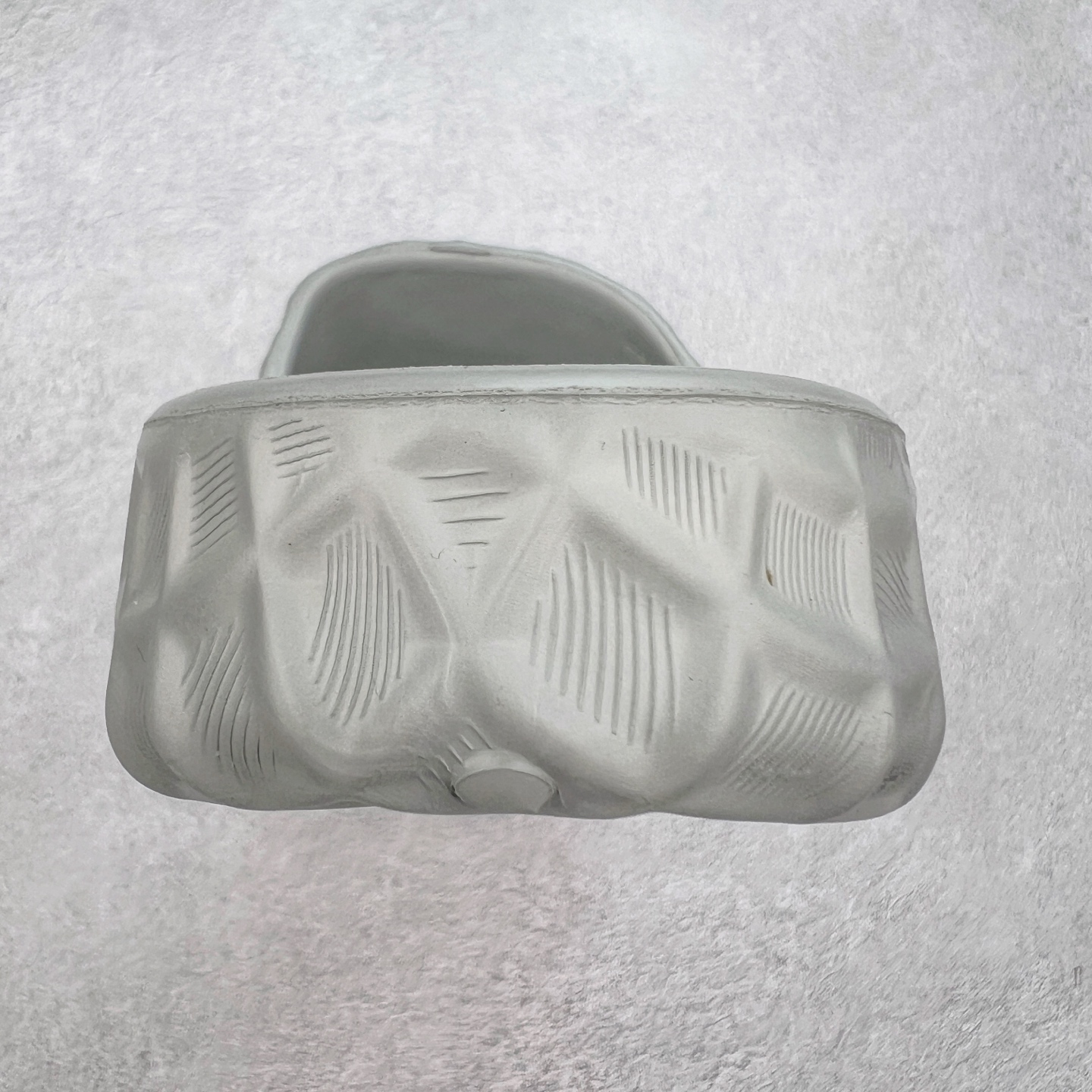 图片[8]-Gucci 古驰 5D压花一体拖鞋 历年经典爆款 正品原版开模 高端复刻 夏季时尚潮流爆款 毫无悬念的网红单品 时装周街拍出镜率超高 潮流必备款 百搭 简单易驾驭 高端全套包装 尺码：39 40 41 42 43 44 45-选品中心