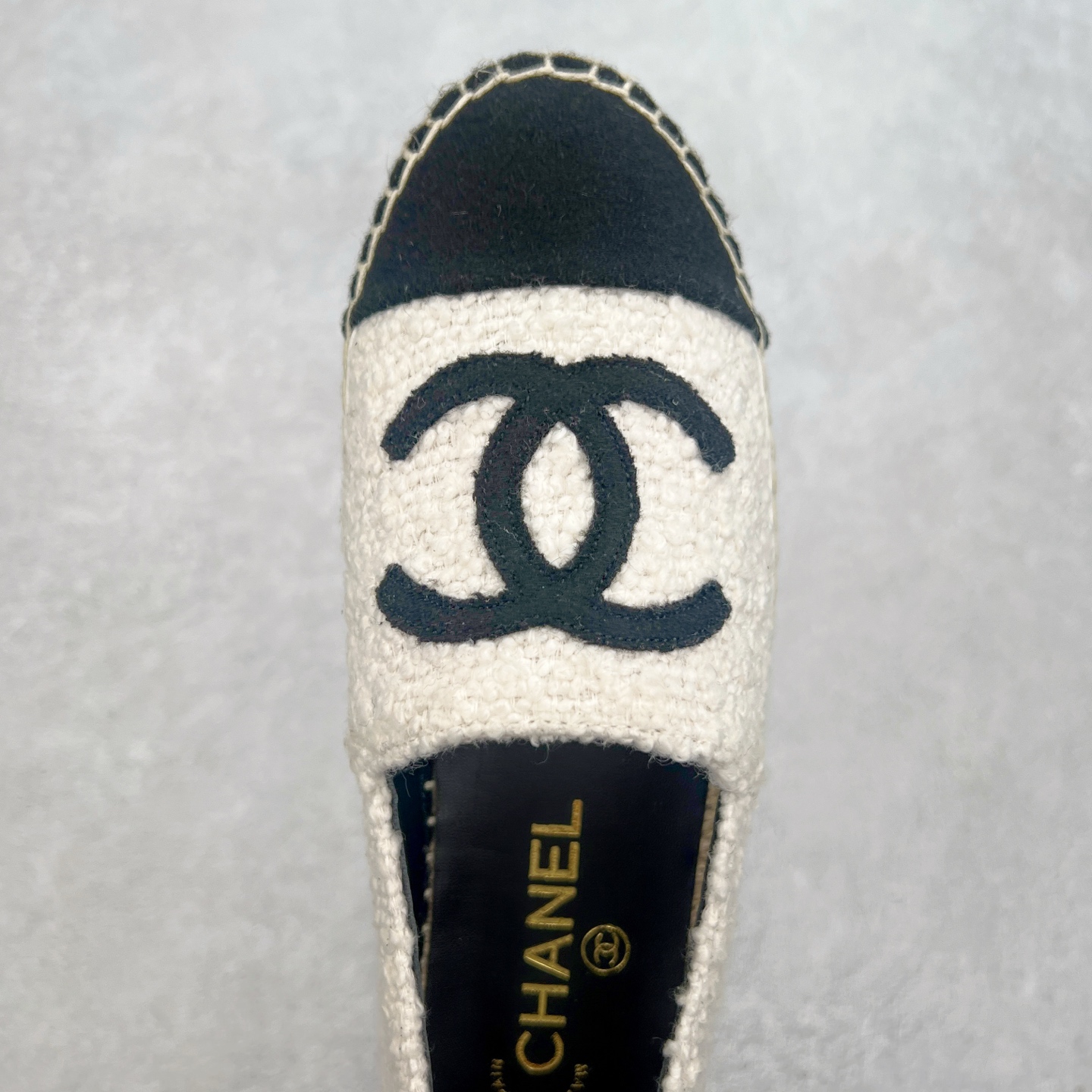 图片[4]-＃纯原 CHANEL 香奈儿经典款 小香渔夫鞋 万年长青款 各路网红单品 春夏百搭款 牛仔裤 短裤轻松驾驭 原版一比一开模 99%还原正品100针麻绳上线，双双纯手工品质保证 原单进口羊皮 内里垫脚均为柔软绵羊皮 天然麻绳配透明橡胶大底 专柜统一包装。 脚背高/或者宽 建议选大一码 尺码：35 36 37 38 39 40-选品中心