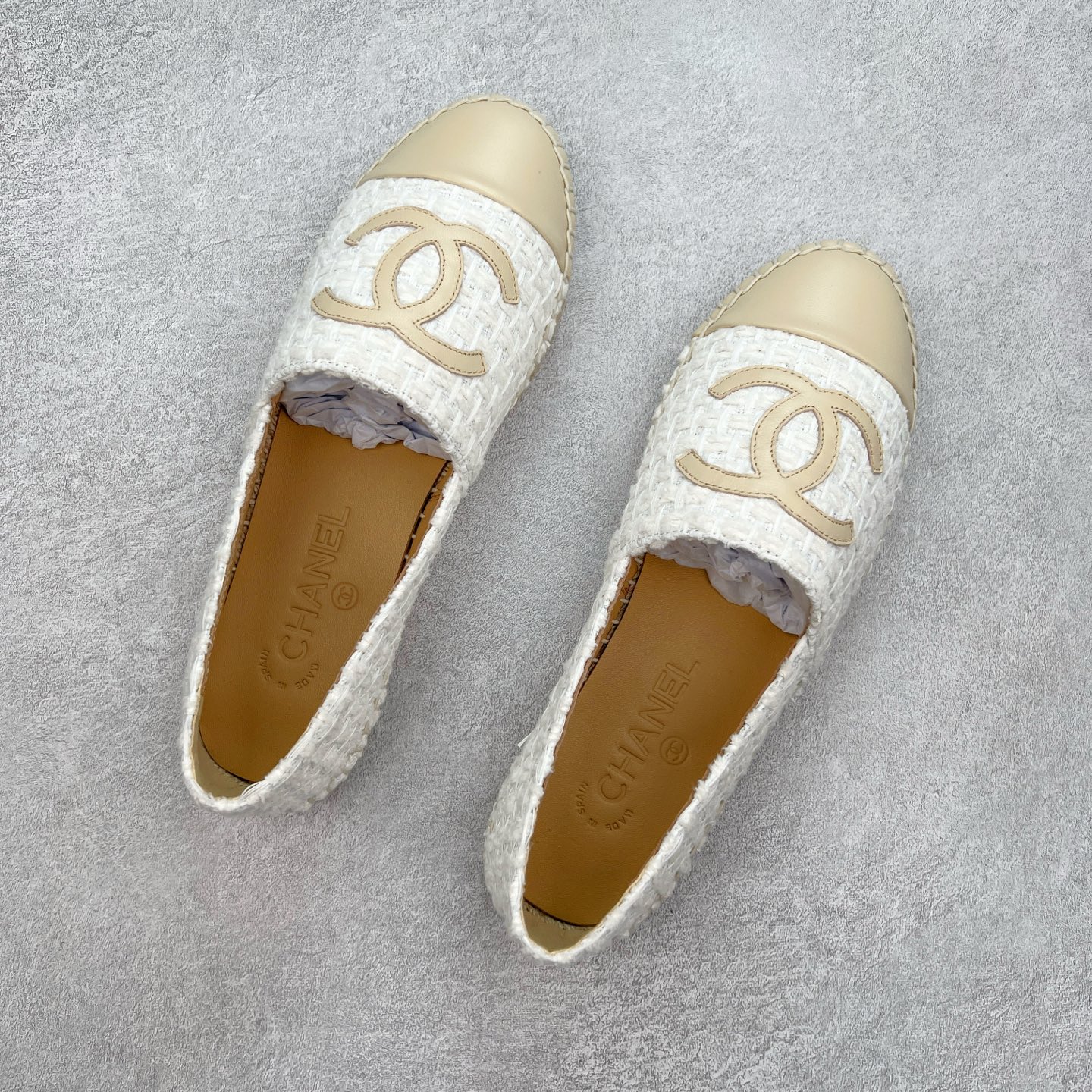 图片[3]-＃纯原 CHANEL 香奈儿经典款 小香渔夫鞋 万年长青款 各路网红单品 春夏百搭款 牛仔裤 短裤轻松驾驭 原版一比一开模 99%还原正品100针麻绳上线，双双纯手工品质保证 原单进口羊皮 内里垫脚均为柔软绵羊皮 天然麻绳配透明橡胶大底 专柜统一包装。 脚背高/或者宽 建议选大一码 尺码：35 36 37 38 39 40-选品中心