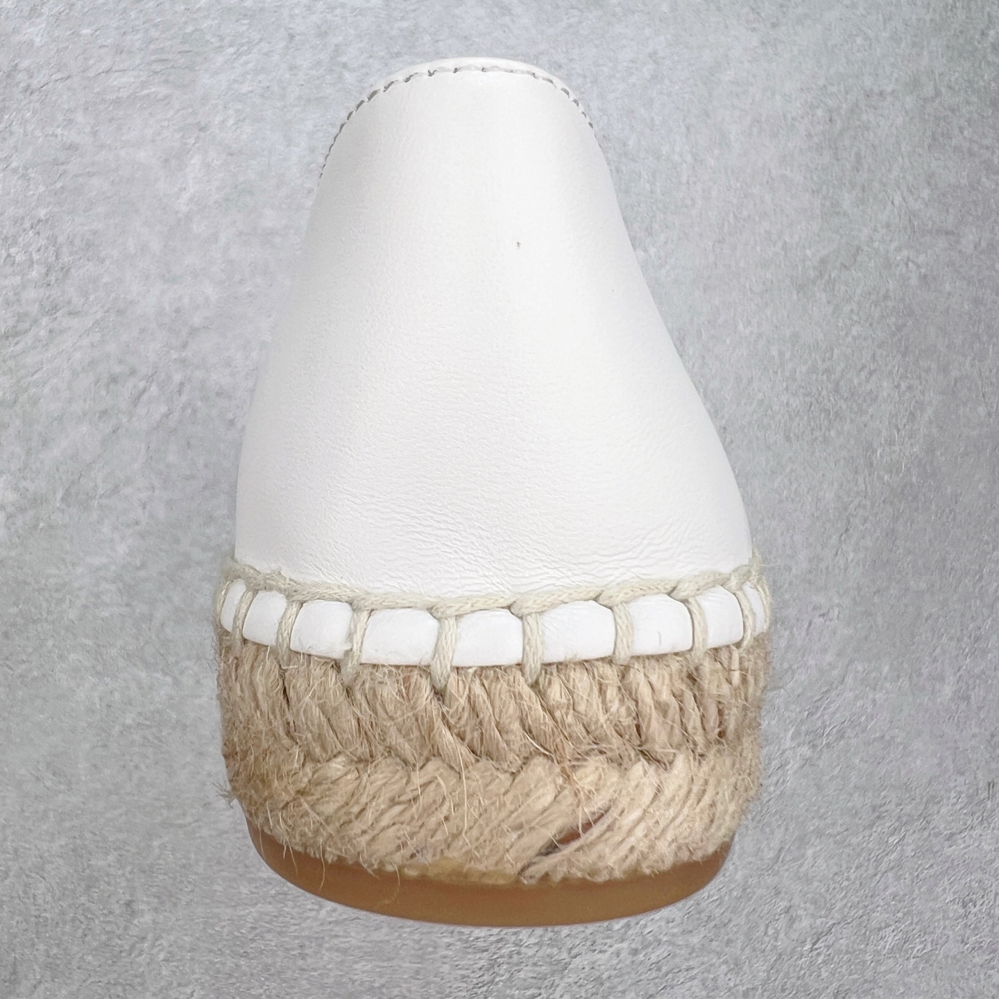 图片[8]-＃纯原 CHANEL 香奈儿经典款 小香渔夫鞋 万年长青款 各路网红单品 春夏百搭款 牛仔裤 短裤轻松驾驭 原版一比一开模 99%还原正品100针麻绳上线，双双纯手工品质保证 原单进口羊皮 内里垫脚均为柔软绵羊皮 天然麻绳配透明橡胶大底 专柜统一包装。 脚背高/或者宽 建议选大一码 尺码：35 36 37 38 39 40-选品中心