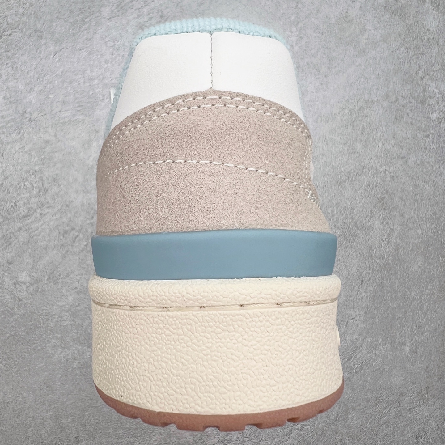 图片[8]-AD Forum 84 Low OG 低帮百搭潮流休闲运动板鞋 以复古篮球鞋的外形为基础 采用皮革拼接 简约百搭 更加贴合舒适 中底内侧网格造型起到点睛之笔 外底橡胶 更显复古 尺码：36 36.5 37.5 38 38.5 39 40 40.5 41 42 42.5 43 44 44.5 45-选品中心