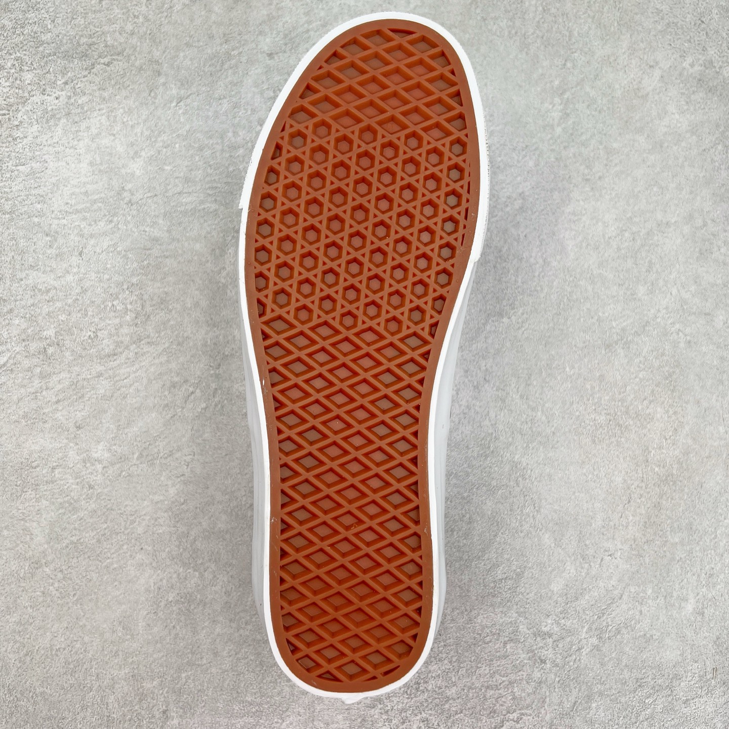 图片[9]-WTAPS X Vans Era OG LX 余文乐西山彻骨头联名款🦴 选用具有军事感的麂皮材质覆盖鞋面更显质感 点缀Wtaps的交叉骨头刺绣 凸显联名身份 货号：VN0A3CXNBMD 尺码：36 36.5 37 38 38.5 39 40 40.5 41 42 42.5 43 44-选品中心