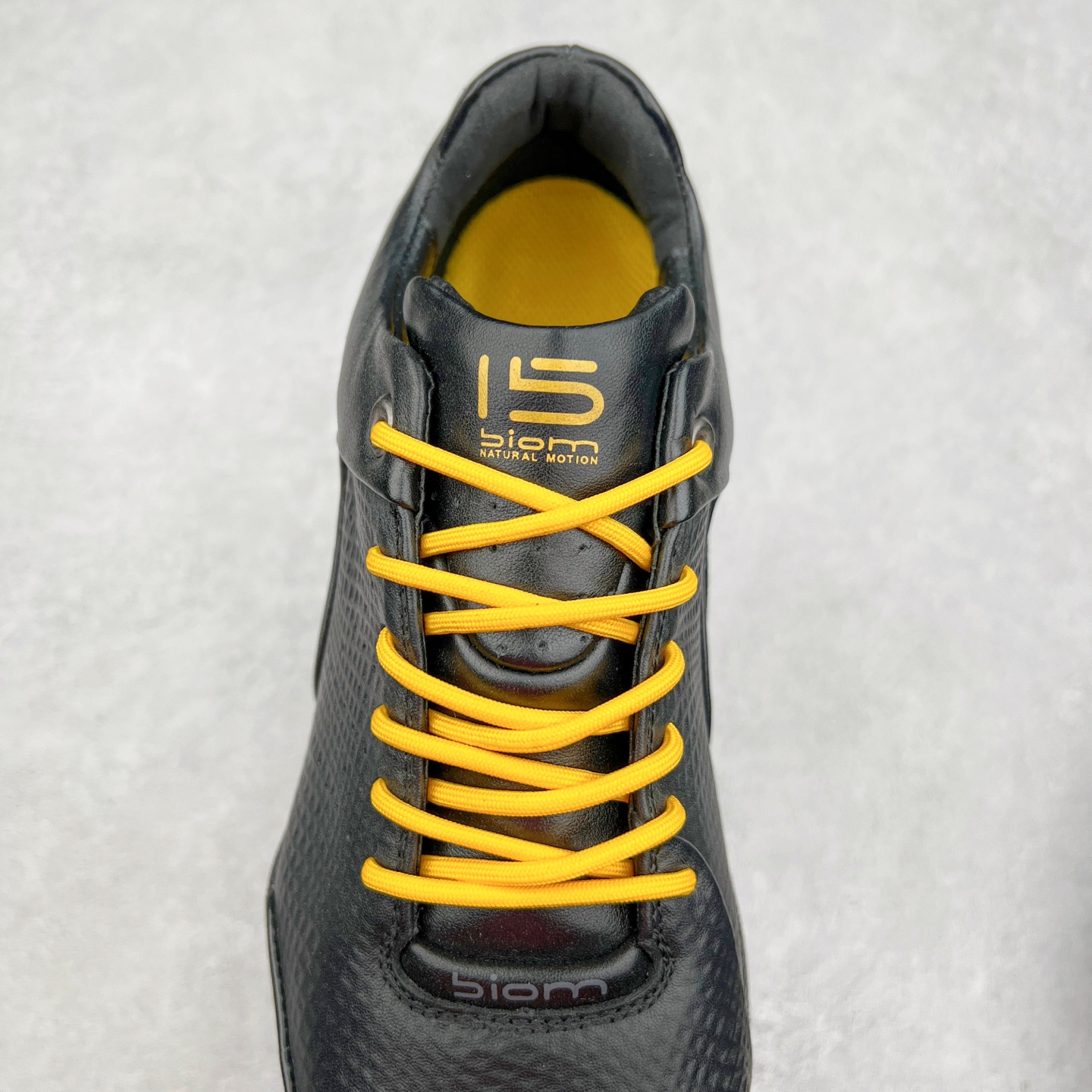 图片[5]-ECCO爱步男士15周年 运动休闲鞋 轻便缓震跑步鞋 健步BIOMC 市面最高版本 甄选优质皮面搭配纺织衬里，脚感柔软舒适，透气不闷脚 鞋舌及鞋垫上的周年LOGO设计 纪念属于BIOM的15载生机之旅 自然律动科技，符合人体工学鞋楦，贴近足部天然形态 直接注塑工艺连接鞋面与鞋底，一体成型，合脚稳固 橡胶外底适应多种形态，抓地耐磨，稳定支撑 都市探索 步履悠然 尺码：39 40 41 42 43 44 （正常码）-选品中心