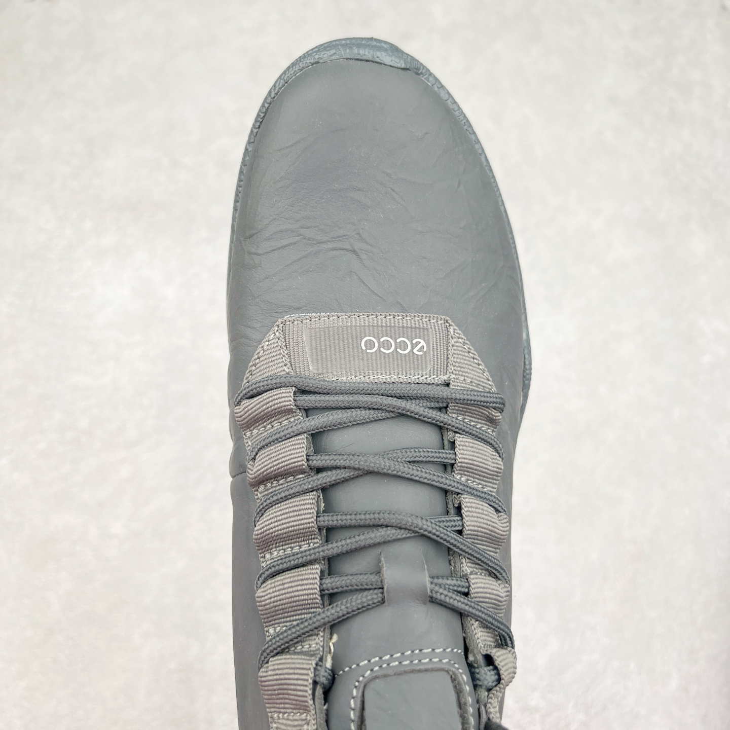 图片[4]-ECCO爱步男士15周年 运动休闲鞋 轻便缓震跑步鞋 健步BIOMC 市面最高版本 甄选优质皮面搭配纺织衬里，脚感柔软舒适，透气不闷脚 鞋舌及鞋垫上的周年LOGO设计 纪念属于BIOM的15载生机之旅 自然律动科技，符合人体工学鞋楦，贴近足部天然形态 直接注塑工艺连接鞋面与鞋底，一体成型，合脚稳固 橡胶外底适应多种形态，抓地耐磨，稳定支撑 都市探索 步履悠然 尺码：39 40 41 42 43 44 （正常码）-选品中心