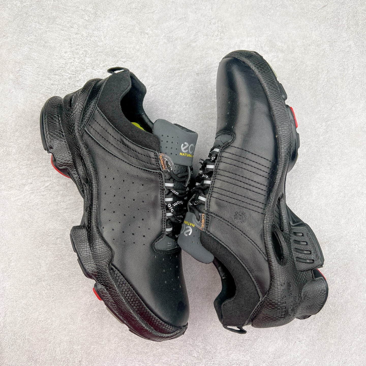 图片[3]-ECCO爱步男士15周年 运动休闲鞋 轻便缓震跑步鞋 健步BIOMC 市面最高版本 甄选优质皮面搭配纺织衬里，脚感柔软舒适，透气不闷脚 鞋舌及鞋垫上的周年LOGO设计 纪念属于BIOM的15载生机之旅 自然律动科技，符合人体工学鞋楦，贴近足部天然形态 直接注塑工艺连接鞋面与鞋底，一体成型，合脚稳固 橡胶外底适应多种形态，抓地耐磨，稳定支撑 都市探索 步履悠然 尺码：39 40 41 42 43 44 （正常码）-选品中心