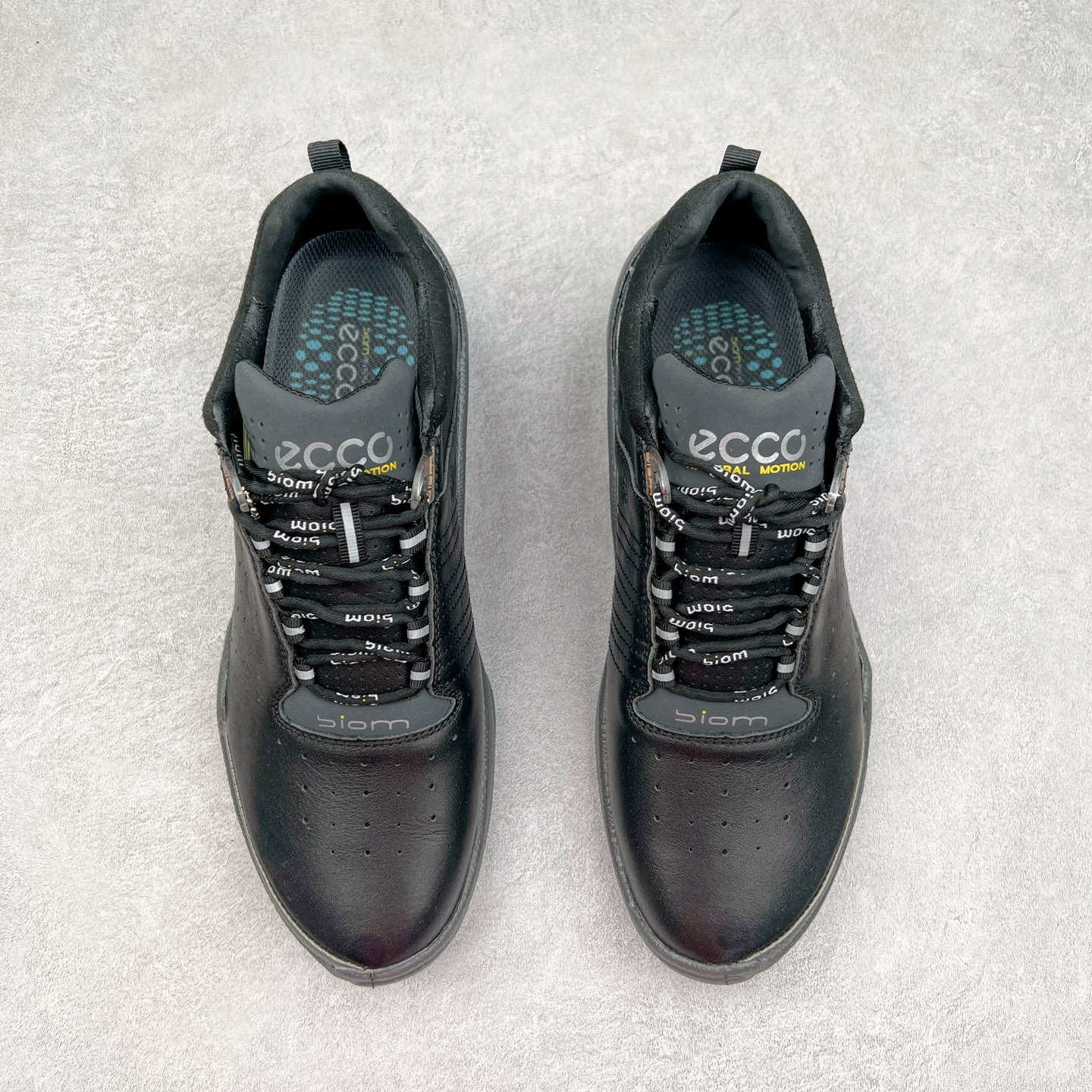 图片[2]-ECCO爱步男士15周年 运动休闲鞋 轻便缓震跑步鞋 健步BIOMC 市面最高版本 甄选优质皮面搭配纺织衬里，脚感柔软舒适，透气不闷脚 鞋舌及鞋垫上的周年LOGO设计 纪念属于BIOM的15载生机之旅 自然律动科技，符合人体工学鞋楦，贴近足部天然形态 直接注塑工艺连接鞋面与鞋底，一体成型，合脚稳固 橡胶外底适应多种形态，抓地耐磨，稳定支撑 都市探索 步履悠然 尺码：39 40 41 42 43 44 （正常码）-选品中心