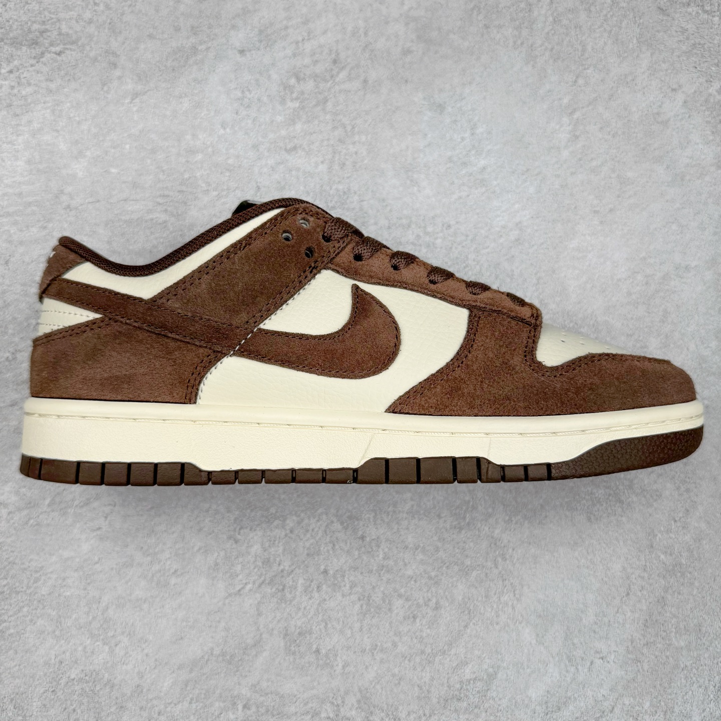 #F版 NK Dunk Low 白棕色 FQ8249-104 性价比王者 极限压缩利润空间 超乎所想的高性价比 用料绝不含糊 原盒原配 正确耐磨橡胶大底 超高清洁度 全鞋零毛边皮料切割 全套原楦原模倾力打造完美版型 尺码:36 36.5 37.5 38 38.5 39 40 40.5 41 42 42.5 43 44 44.5 45 46 47.5-选品中心