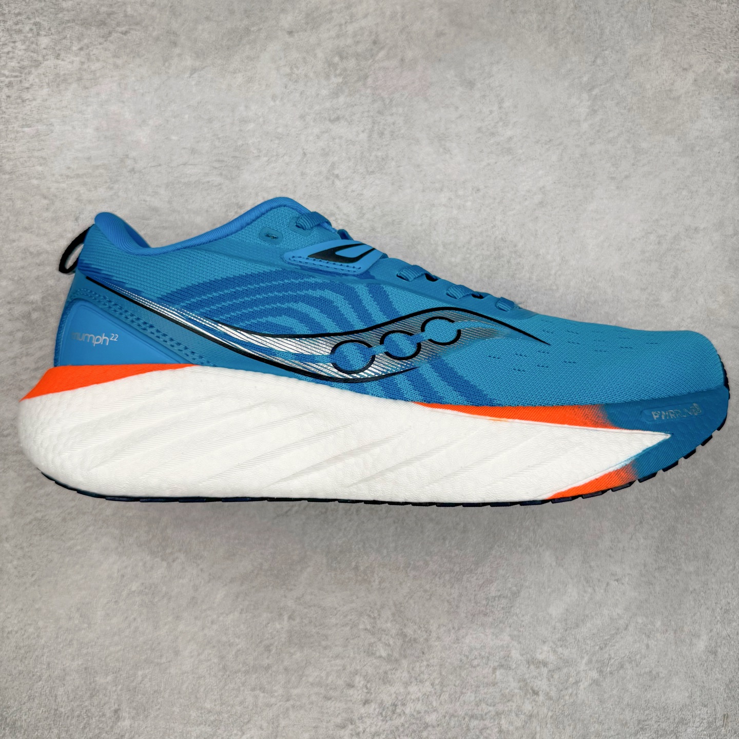 图片[5]-Saucony Triumph 22 索康尼胜利22代旗舰级缓震型跑鞋 性能相比前几代再升级：鞋面采用全新升级的工学网设计 贴合脚部更透气 中底部分使用最新的PWRRUN+材质 搭配PWRRUN+鞋垫使中底的大幅加厚 10mm坡差进一步提供缓震、回弹性能 内底则采用了FORMFIT动态适应系统 动态契合脚型 提升包裹性和舒适性 提供更卓越的动态回馈体验 XT-900橡胶大底 可提供良好的抓地力和较强抗磨性能 尺码：35.5 36 36.5 37.5 38 38.5 39 40 40.5 41 42 42.5 43 44 44.5 45-选品中心