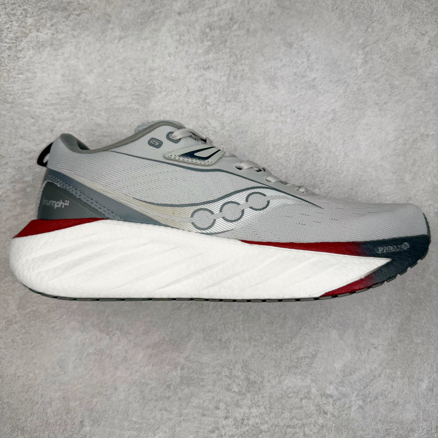 图片[3]-Saucony Triumph 22 索康尼胜利22代旗舰级缓震型跑鞋 性能相比前几代再升级：鞋面采用全新升级的工学网设计 贴合脚部更透气 中底部分使用最新的PWRRUN+材质 搭配PWRRUN+鞋垫使中底的大幅加厚 10mm坡差进一步提供缓震、回弹性能 内底则采用了FORMFIT动态适应系统 动态契合脚型 提升包裹性和舒适性 提供更卓越的动态回馈体验 XT-900橡胶大底 可提供良好的抓地力和较强抗磨性能 尺码：35.5 36 36.5 37.5 38 38.5 39 40 40.5 41 42 42.5 43 44 44.5 45-选品中心