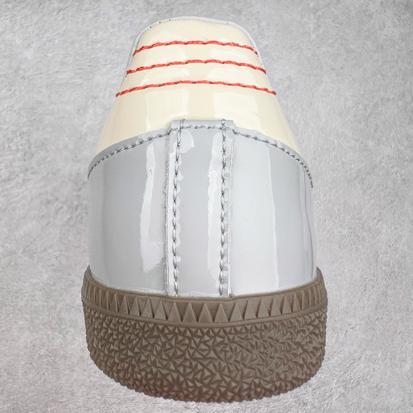 图片[8]-AD Original Samba OG 复古经典轻便板鞋 JQ0012 这款桑巴鞋展示了高质量的工艺 带有装饰的超锁缝制和无缝的手感 柔软、柔软的皮革造型和标志性的3条纹完成了精致的外观 正规合身鞋带 鞋面上有绒面鞋垫 橡胶鞋底 享受正畸套筒软感 自50年代首次亮相以来就一直在赢得粉丝的青睐 尺码：36 36.5 37.5 38 38.5 39 40 40.5 41 42 42.5 43 44 44.5 45-选品中心