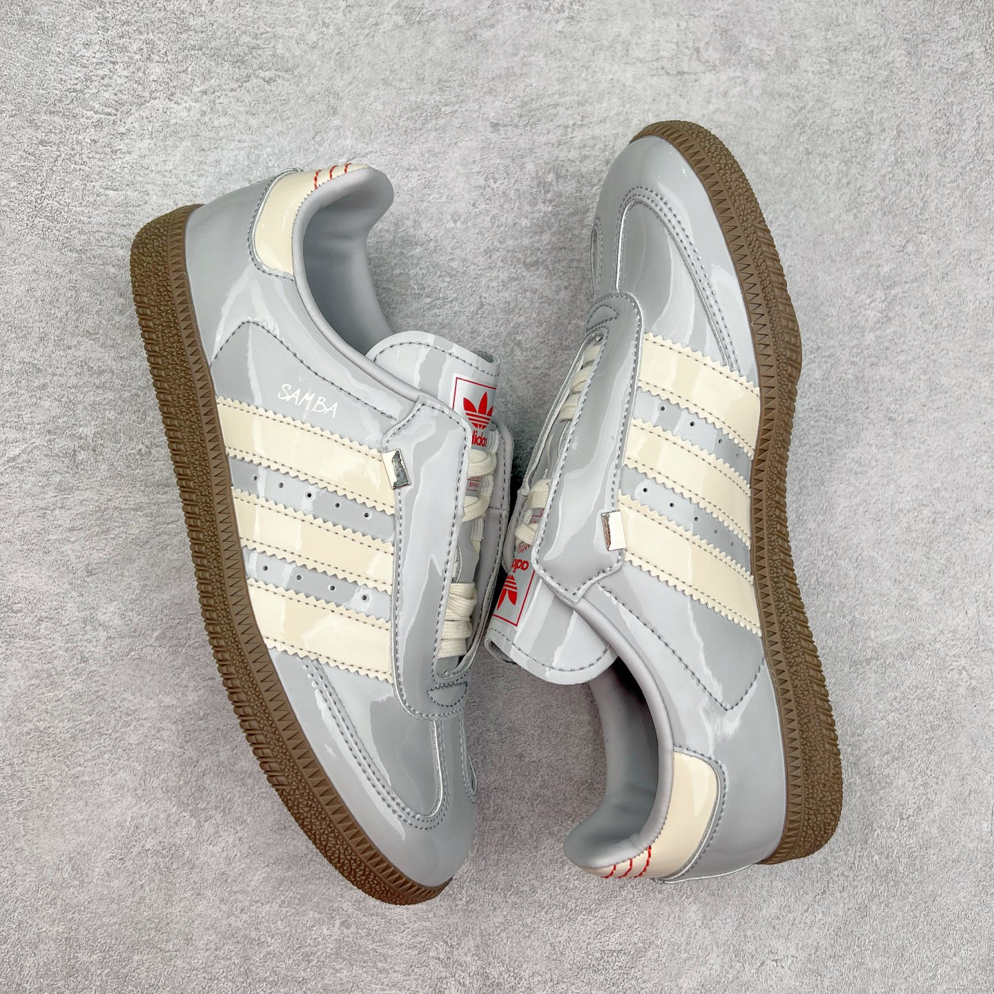 图片[3]-AD Original Samba OG 复古经典轻便板鞋 JQ0012 这款桑巴鞋展示了高质量的工艺 带有装饰的超锁缝制和无缝的手感 柔软、柔软的皮革造型和标志性的3条纹完成了精致的外观 正规合身鞋带 鞋面上有绒面鞋垫 橡胶鞋底 享受正畸套筒软感 自50年代首次亮相以来就一直在赢得粉丝的青睐 尺码：36 36.5 37.5 38 38.5 39 40 40.5 41 42 42.5 43 44 44.5 45-选品中心