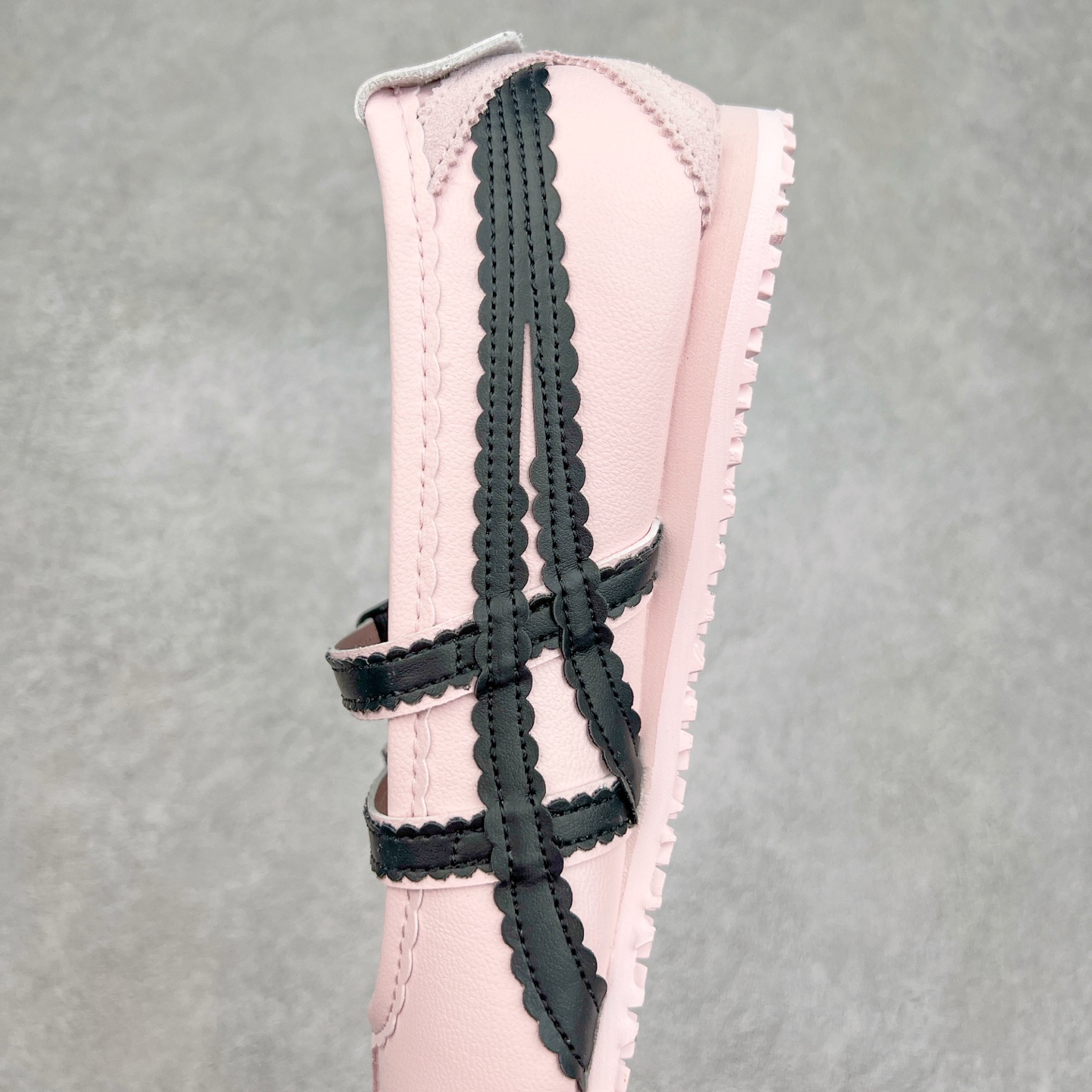 图片[7]-Patou x Onitsuka Tiger 鬼冢虎 MEXICO 66 BALLERINA WHITE/COTTON CANDY 舒适百搭 平跟 玛丽珍鞋 女款 白粉色 实拍调校N版已经零色差零失真 百分百还原实物色彩所见即所得 不存在货不对板色差等低级问题 选购参考实物拍摄 不混卖不参货 只用心做好货严格选品 承诺混一赔十 尺码：36 36.5 37.5 38 38.5 39 40 40.5 41 42 42.5 43 44 44.5 45-选品中心