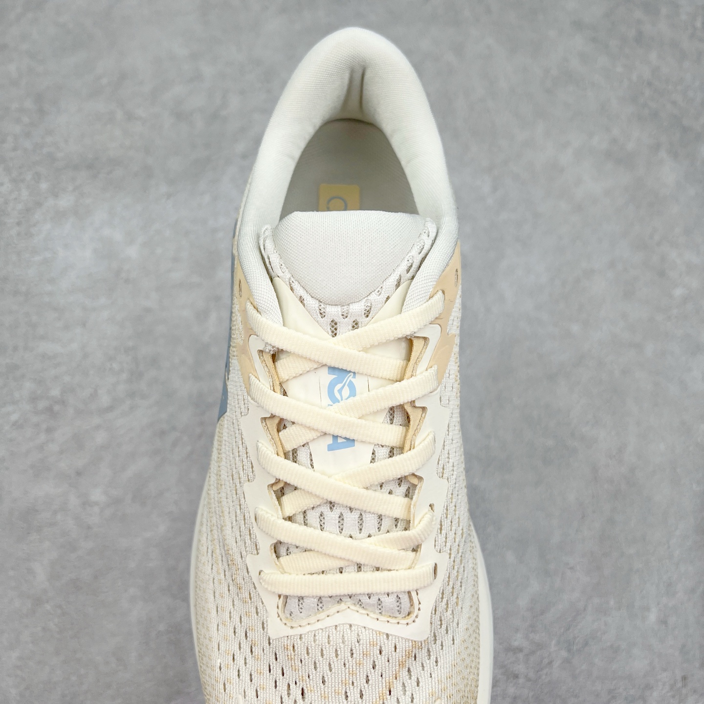 图片[5]-HOKA ONE ONE RINCON 4 舒适防滑耐磨低帮休闲跑步鞋 Rincon 4 是一款日常训练用的跑步鞋，踩上去的感觉很结实。它适合中短距离跑步，但如果您习惯于稍硬的感觉，也可以用于长距离跑步。但它的速度不够快，不能作为速度训练鞋，也不够柔软，不能作为恢复训练鞋，日常里程跑才是它的优势所在。如果您想尝试 Hoka 跑鞋，又想享受极具竞争力的价格，那就试试这款鞋吧。尺码：36 36.5 37.5 38 38.5 39 40 40.5 41 42 42.5 43 44 44.5 45-选品中心