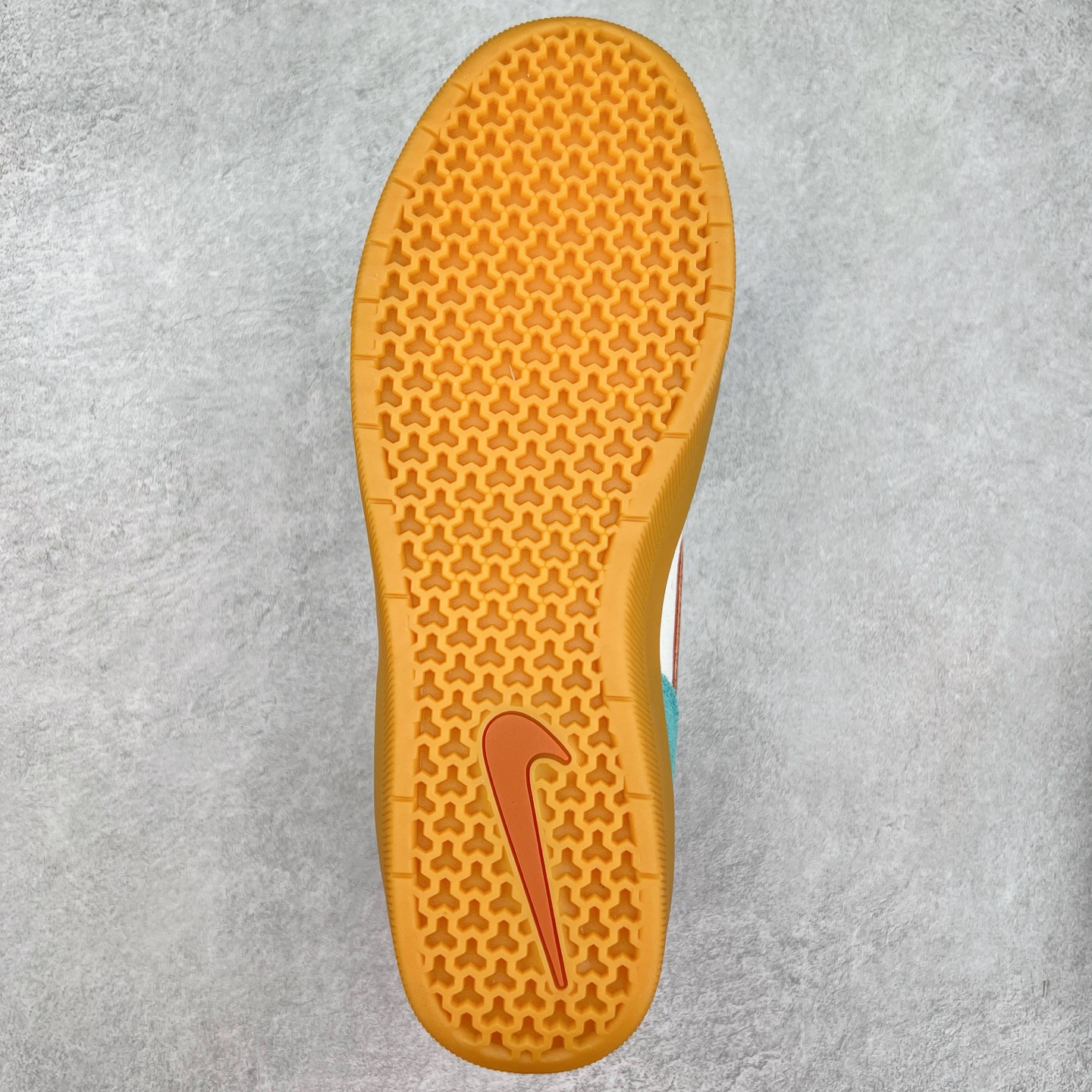 图片[9]-NK SB Force 58 空军58系列低帮休闲运动滑板板鞋 DV5477-302 鞋面由帆布和麂皮拼接 层次感丰富 搭配硫化外底 耐磨耐穿 鞋舌及中底后跟处饰有SB Logo 表明鞋款身份 采用包边设计 经久耐穿 硫化结构则有效提升灵活性 穿上这款全新推出的创意力作 助你耀动街头 尺码：36 36.5 37.5 38 38.5 39 40 40.5 41 42 42.5 43 44 45-选品中心