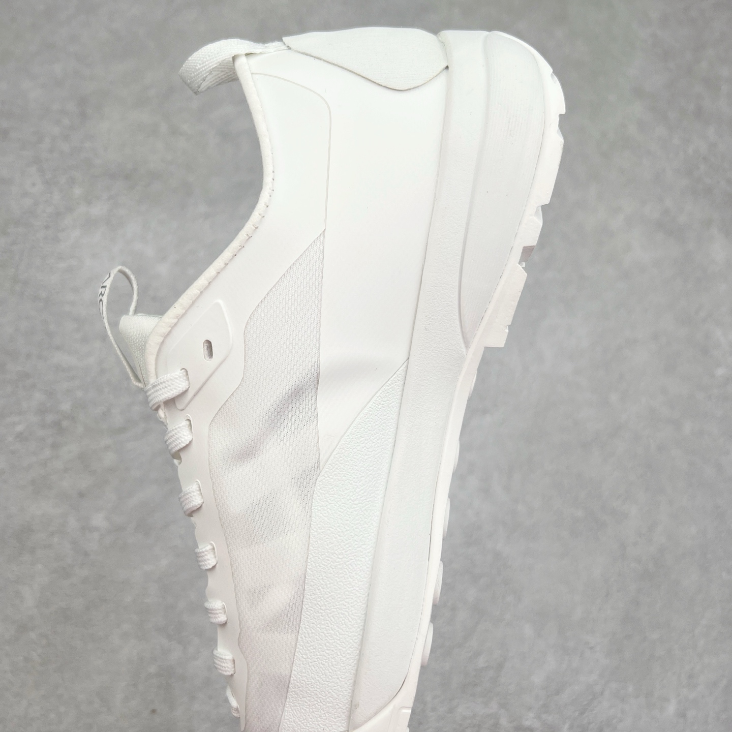 图片[7]-＃HP Arcteryx Konseal Lt 始祖鸟舒适百搭防滑耐磨低帮登山鞋 Arcteryx中文名始祖鸟 加拿大户外服饰品牌 1989年创立于加拿大温哥华 始祖鸟来自加拿大海岸山脉 植根高山的专业户外品牌 始终秉承对精湛设计和工艺孜孜以求的准则 从1989年创立至今 Arcteryx始终不断在产品设计与做工上不惜工本 以满足始祖鸟的标准 品质、设计以及精简的理念造就了其良好的性能 并能满足严苛环境下的使用需求 尺码：36 37 38 39 40 41 42 43 44-选品中心