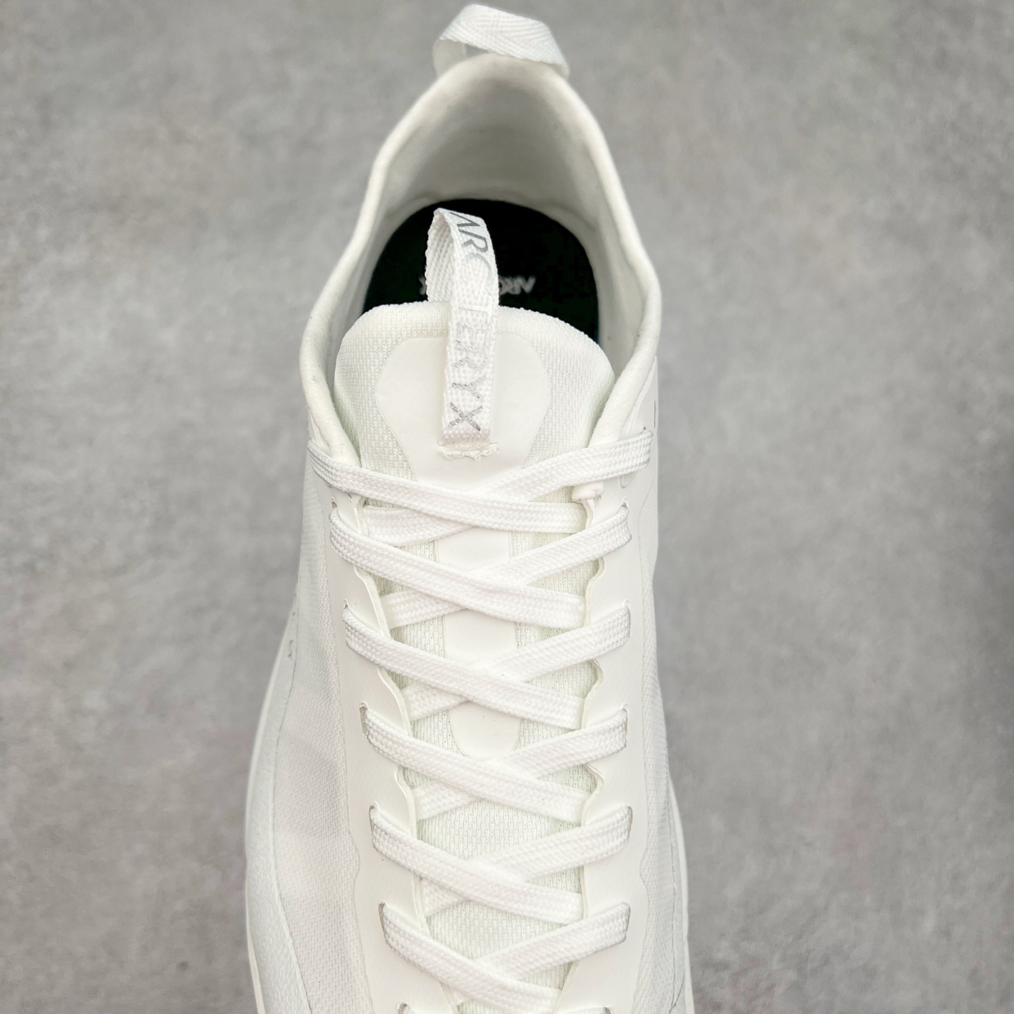 图片[5]-＃HP Arcteryx Konseal Lt 始祖鸟舒适百搭防滑耐磨低帮登山鞋 Arcteryx中文名始祖鸟 加拿大户外服饰品牌 1989年创立于加拿大温哥华 始祖鸟来自加拿大海岸山脉 植根高山的专业户外品牌 始终秉承对精湛设计和工艺孜孜以求的准则 从1989年创立至今 Arcteryx始终不断在产品设计与做工上不惜工本 以满足始祖鸟的标准 品质、设计以及精简的理念造就了其良好的性能 并能满足严苛环境下的使用需求 尺码：36 37 38 39 40 41 42 43 44-选品中心