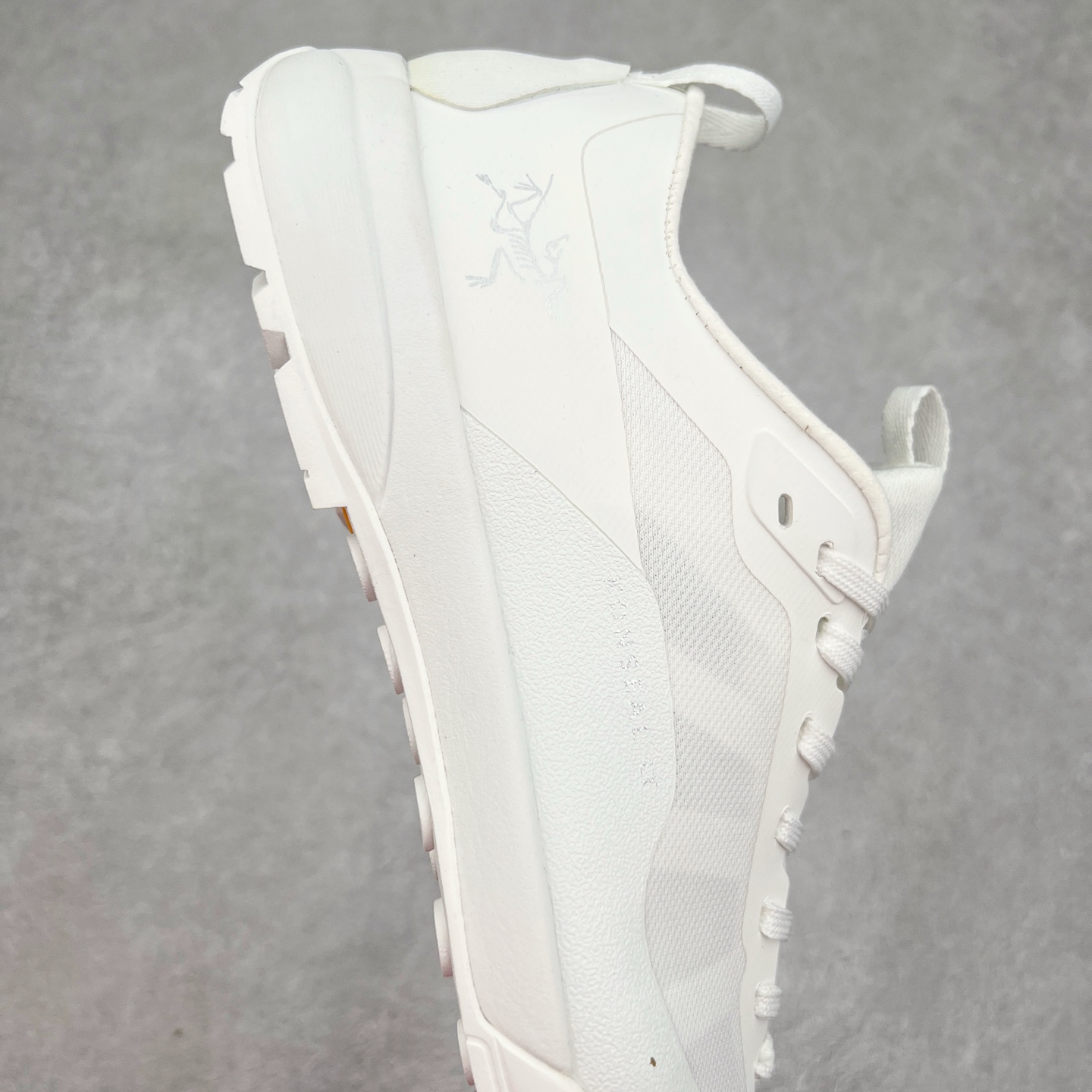 图片[6]-＃HP Arcteryx Konseal Lt 始祖鸟舒适百搭防滑耐磨低帮登山鞋 Arcteryx中文名始祖鸟 加拿大户外服饰品牌 1989年创立于加拿大温哥华 始祖鸟来自加拿大海岸山脉 植根高山的专业户外品牌 始终秉承对精湛设计和工艺孜孜以求的准则 从1989年创立至今 Arcteryx始终不断在产品设计与做工上不惜工本 以满足始祖鸟的标准 品质、设计以及精简的理念造就了其良好的性能 并能满足严苛环境下的使用需求 尺码：36 37 38 39 40 41 42 43 44-选品中心