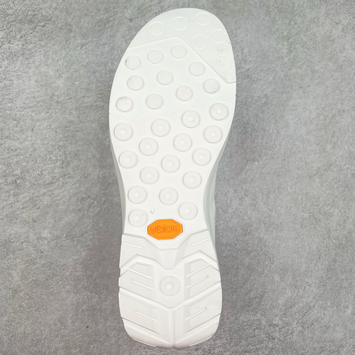 图片[9]-＃HP Arcteryx Konseal Lt 始祖鸟舒适百搭防滑耐磨低帮登山鞋 Arcteryx中文名始祖鸟 加拿大户外服饰品牌 1989年创立于加拿大温哥华 始祖鸟来自加拿大海岸山脉 植根高山的专业户外品牌 始终秉承对精湛设计和工艺孜孜以求的准则 从1989年创立至今 Arcteryx始终不断在产品设计与做工上不惜工本 以满足始祖鸟的标准 品质、设计以及精简的理念造就了其良好的性能 并能满足严苛环境下的使用需求 尺码：36 37 38 39 40 41 42 43 44-选品中心