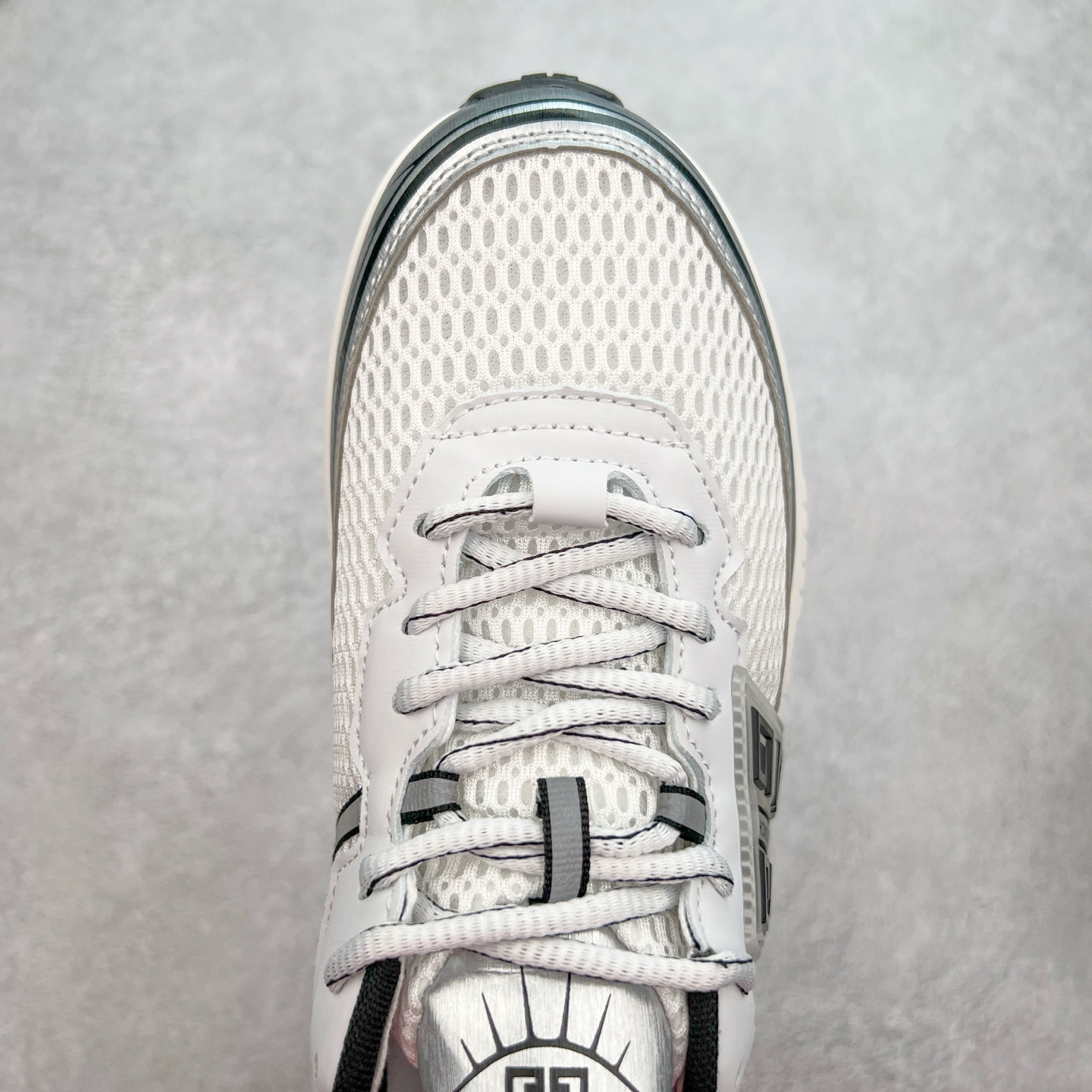 图片[4]-Givenchy 纪梵希 圆头系带低帮复古真皮百搭运动休闲板鞋 采用全粒面头层牛皮革鞋面材质 正确吸汗网布贴合PU高弹发泡增高鞋垫 独家开发组合TR光泽耐韧隔色橡胶鞋底 尺码：36 37 38 39 40 41 42 43 44 45-选品中心