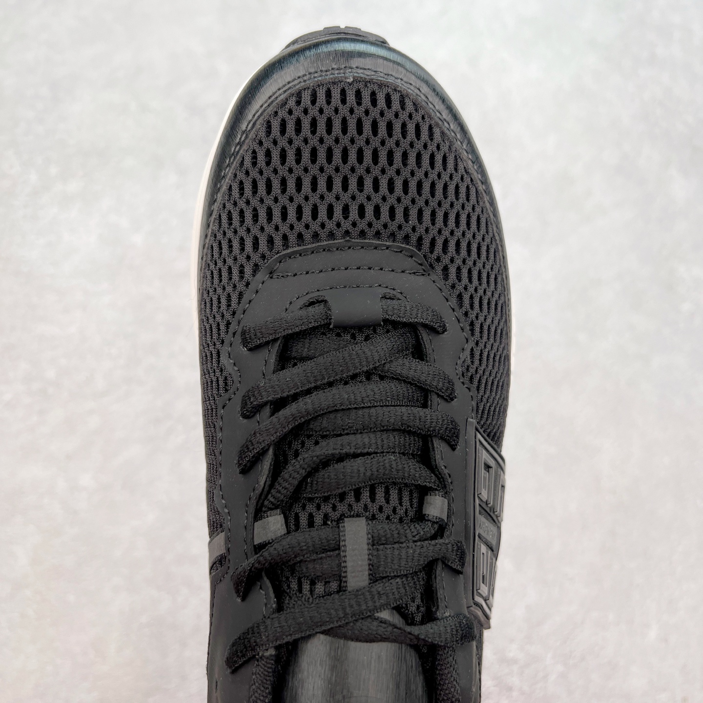 图片[4]-Givenchy 纪梵希 圆头系带低帮复古真皮百搭运动休闲板鞋 采用全粒面头层牛皮革鞋面材质 正确吸汗网布贴合PU高弹发泡增高鞋垫 独家开发组合TR光泽耐韧隔色橡胶鞋底 尺码：36 37 38 39 40 41 42 43 44 45-选品中心