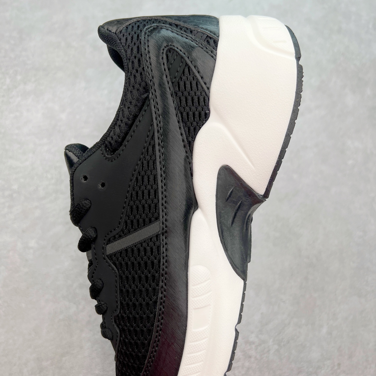 图片[7]-Givenchy 纪梵希 圆头系带低帮复古真皮百搭运动休闲板鞋 采用全粒面头层牛皮革鞋面材质 正确吸汗网布贴合PU高弹发泡增高鞋垫 独家开发组合TR光泽耐韧隔色橡胶鞋底 尺码：36 37 38 39 40 41 42 43 44 45-选品中心