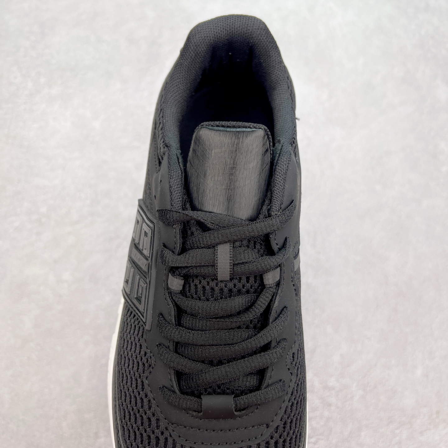 图片[5]-Givenchy 纪梵希 圆头系带低帮复古真皮百搭运动休闲板鞋 采用全粒面头层牛皮革鞋面材质 正确吸汗网布贴合PU高弹发泡增高鞋垫 独家开发组合TR光泽耐韧隔色橡胶鞋底 尺码：36 37 38 39 40 41 42 43 44 45-选品中心