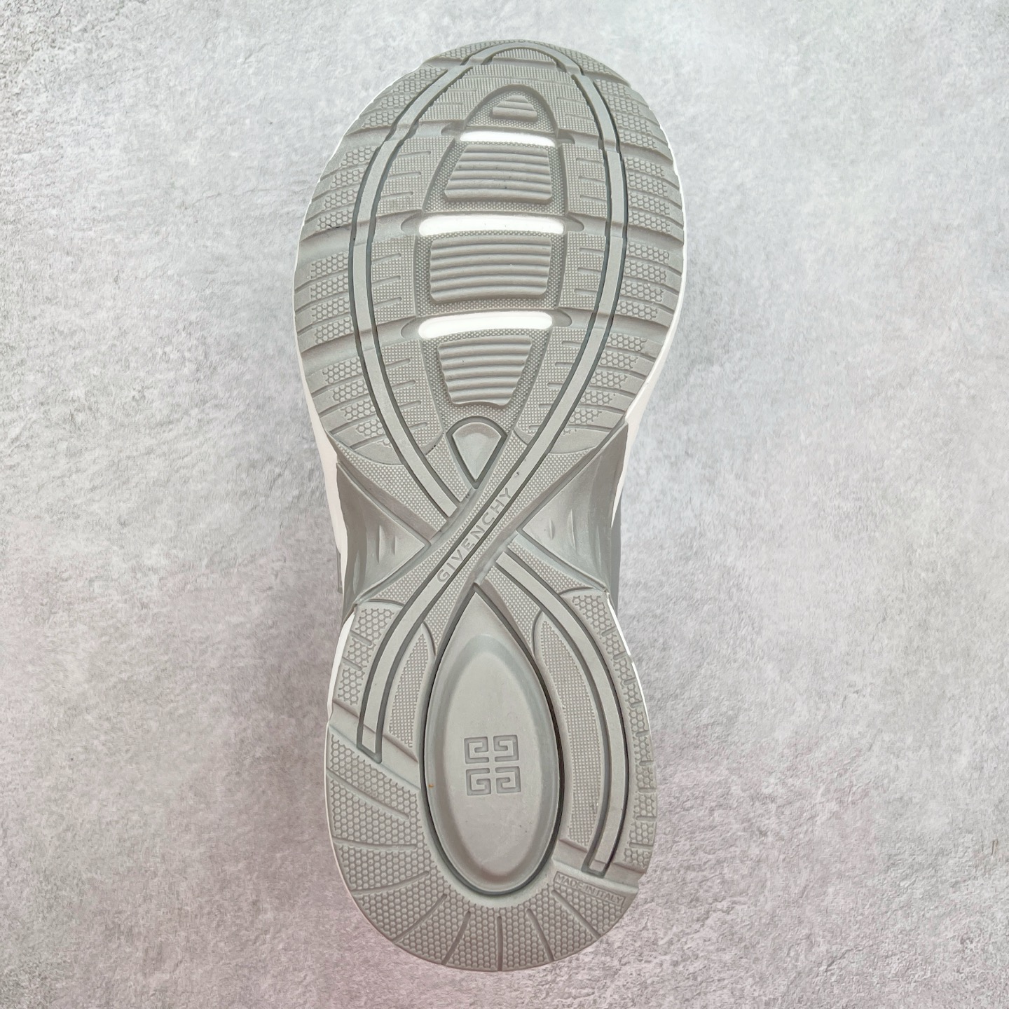 图片[9]-Givenchy 纪梵希 圆头系带低帮复古真皮百搭运动休闲板鞋 采用全粒面头层牛皮革鞋面材质 正确吸汗网布贴合PU高弹发泡增高鞋垫 独家开发组合TR光泽耐韧隔色橡胶鞋底 尺码：36 37 38 39 40 41 42 43 44 45-选品中心