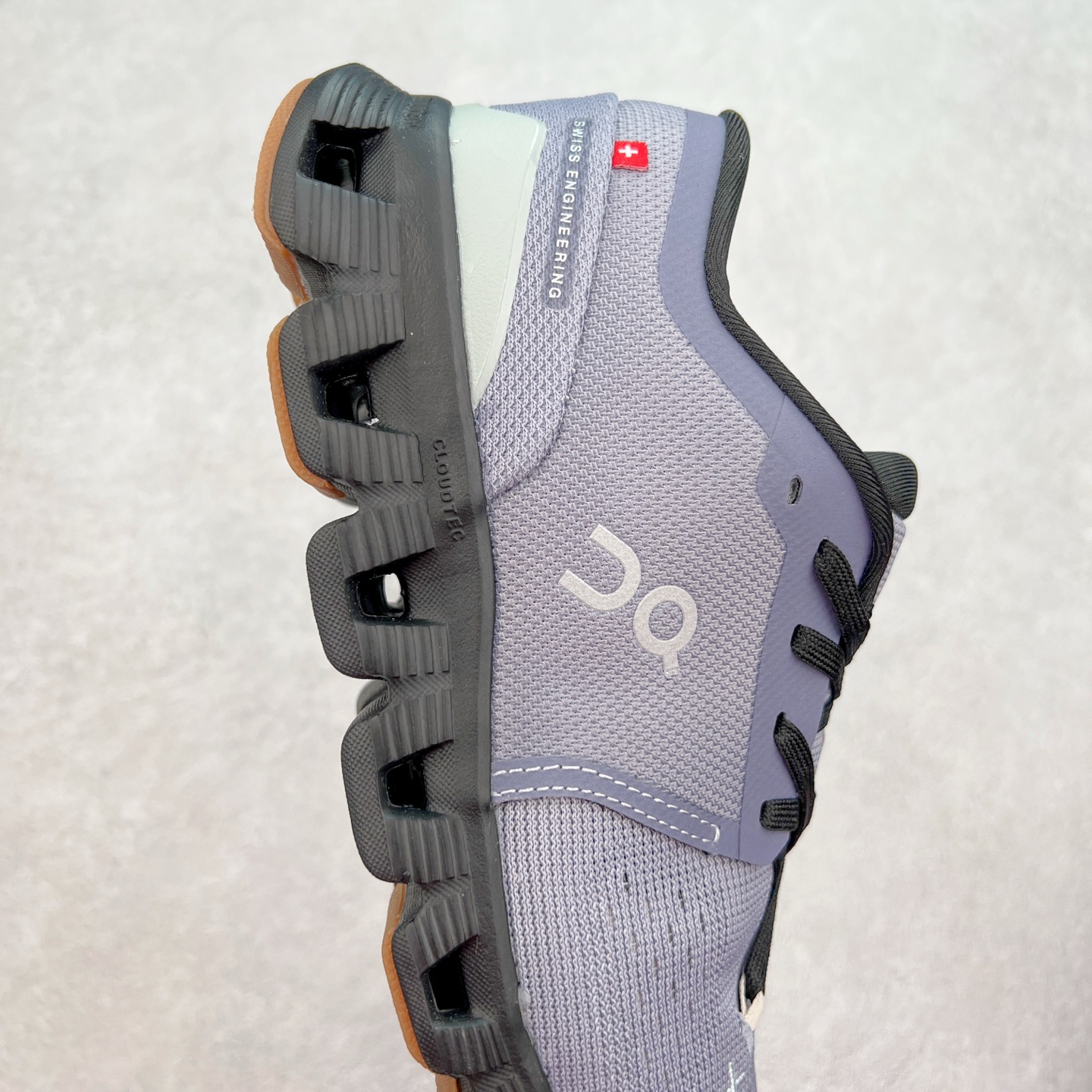 图片[6]-On Cloudsurfer Next 舒适百搭防滑耐磨低帮休闲跑步鞋 昂跑运动品牌 开创于2010年 缓震着陆、强效回弹、轻柔质感的设计构思始终是ON研制关键 与此同时基于“为全球提供革新性的跑步感受”信念 陆续推出了多款跑鞋及其以专业运动人体跑步工程学为设计关键的功能性跑步服饰设备 让跑者不费力气地畅快畅跑 尺码：36 36.5 37.5 38 38.5 39 40 40.5 41 42 42.5 43 44 44.5 45-选品中心