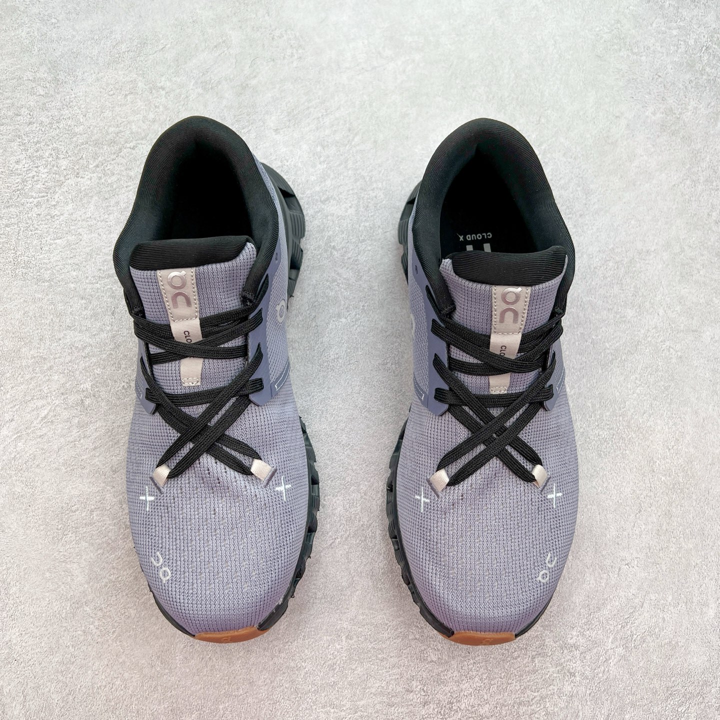 图片[2]-On Cloudsurfer Next 舒适百搭防滑耐磨低帮休闲跑步鞋 昂跑运动品牌 开创于2010年 缓震着陆、强效回弹、轻柔质感的设计构思始终是ON研制关键 与此同时基于“为全球提供革新性的跑步感受”信念 陆续推出了多款跑鞋及其以专业运动人体跑步工程学为设计关键的功能性跑步服饰设备 让跑者不费力气地畅快畅跑 尺码：36 36.5 37.5 38 38.5 39 40 40.5 41 42 42.5 43 44 44.5 45-选品中心