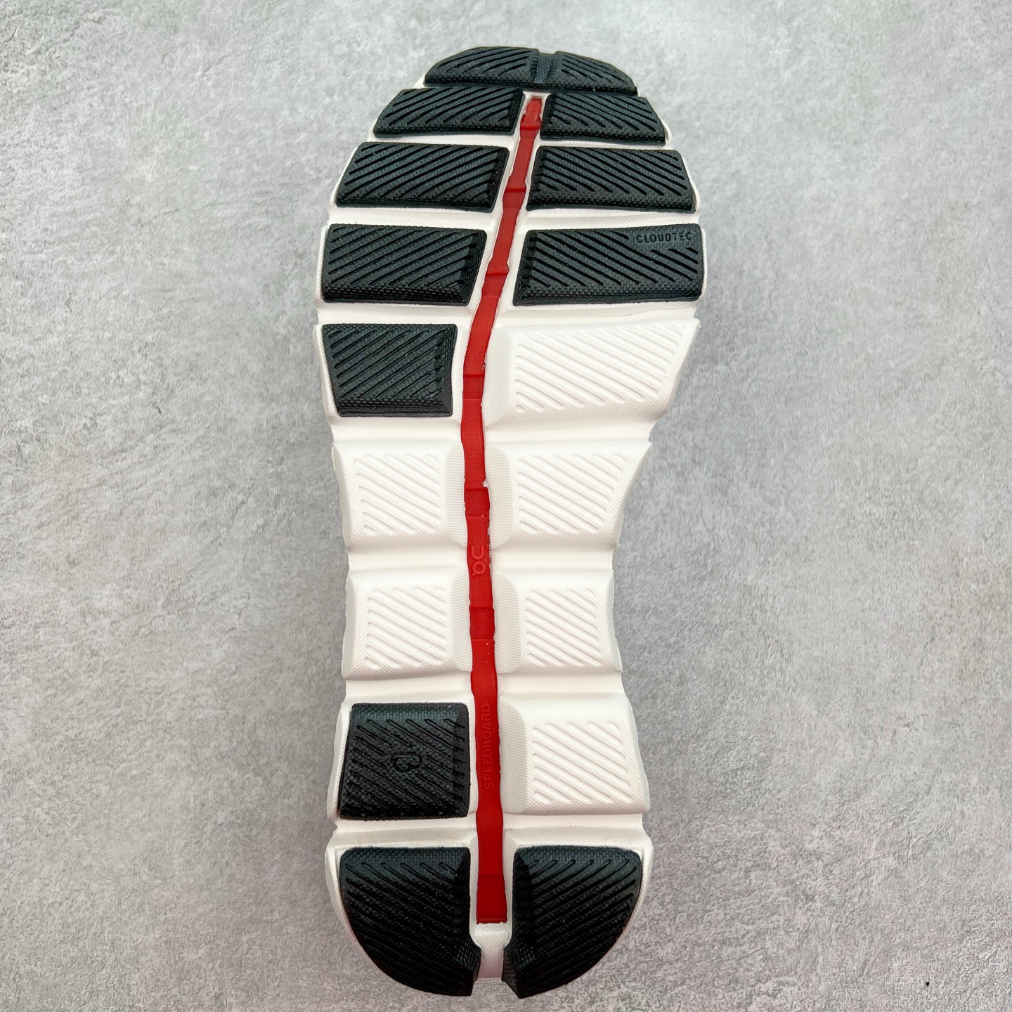 图片[9]-On Cloudsurfer Next 舒适百搭防滑耐磨低帮休闲跑步鞋 昂跑运动品牌 开创于2010年 缓震着陆、强效回弹、轻柔质感的设计构思始终是ON研制关键 与此同时基于“为全球提供革新性的跑步感受”信念 陆续推出了多款跑鞋及其以专业运动人体跑步工程学为设计关键的功能性跑步服饰设备 让跑者不费力气地畅快畅跑 尺码：36 36.5 37.5 38 38.5 39 40 40.5 41 42 42.5 43 44 44.5 45-选品中心