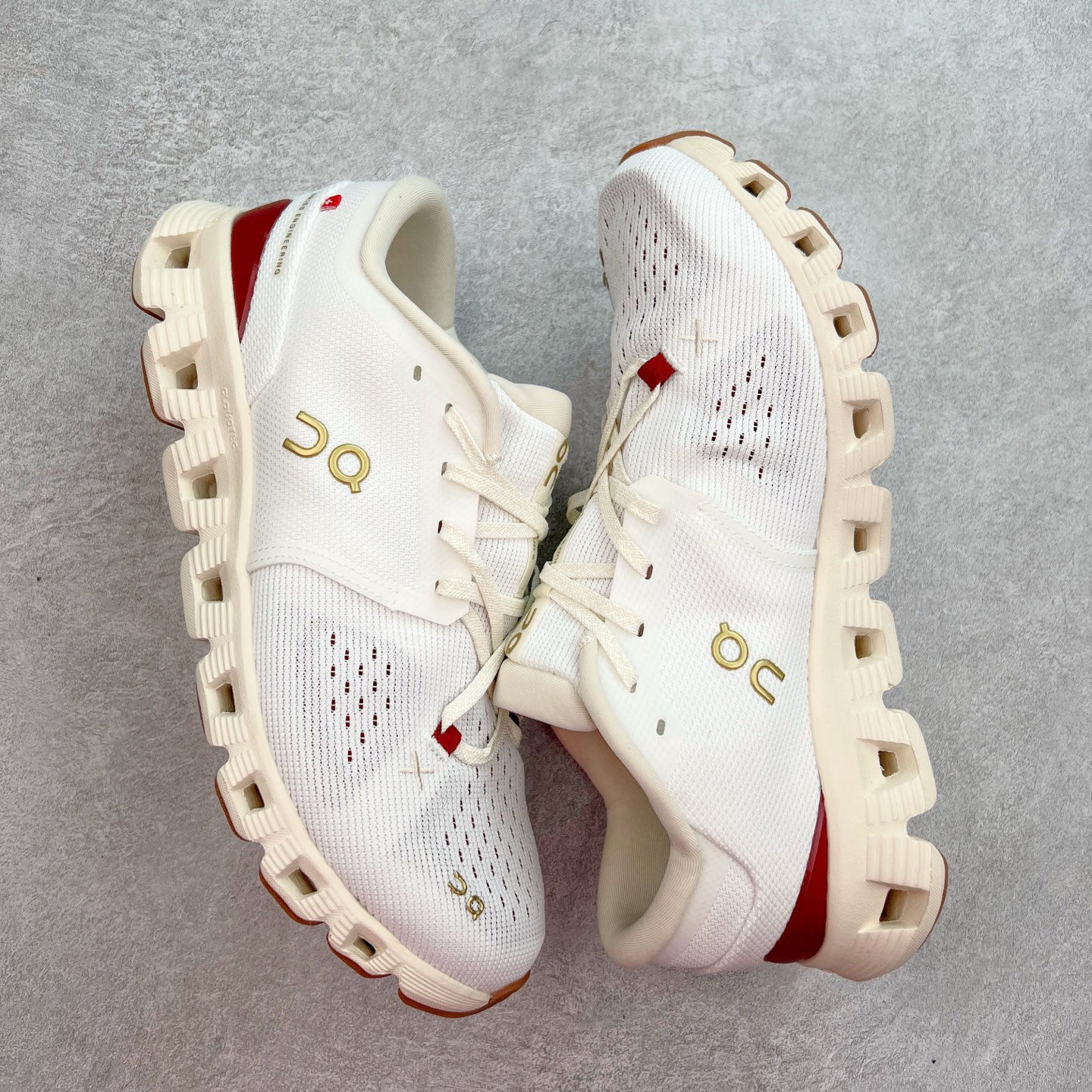 图片[3]-On Cloudsurfer Next 舒适百搭防滑耐磨低帮休闲跑步鞋 昂跑运动品牌 开创于2010年 缓震着陆、强效回弹、轻柔质感的设计构思始终是ON研制关键 与此同时基于“为全球提供革新性的跑步感受”信念 陆续推出了多款跑鞋及其以专业运动人体跑步工程学为设计关键的功能性跑步服饰设备 让跑者不费力气地畅快畅跑 尺码：36 36.5 37.5 38 38.5 39 40 40.5 41 42 42.5 43 44 44.5 45-选品中心