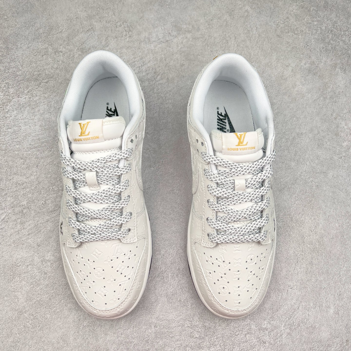 图片[2]-NK Dunk Low 定制配色 XX3168-145 大厂出品 极力推荐 原装头层材料 独家版型蒸餾加工帶來的是更好的视觉和脚感体验大厂纯原品质出货 清洁度 电绣工艺 皮料切割干净无任何毛边 细节完美 实拍调校N版已经零色差零失真 百分百还原实物色彩所见即所得 不存在货不对板色差等低级问题 选购参考实物拍摄 不混卖不参货 只用心做好货严格选品 承诺混一赔十 尺码：36 36.5 37.5 38 38.5 39 40 40.5 41 42 42.5 43 44 44.5 45-选品中心
