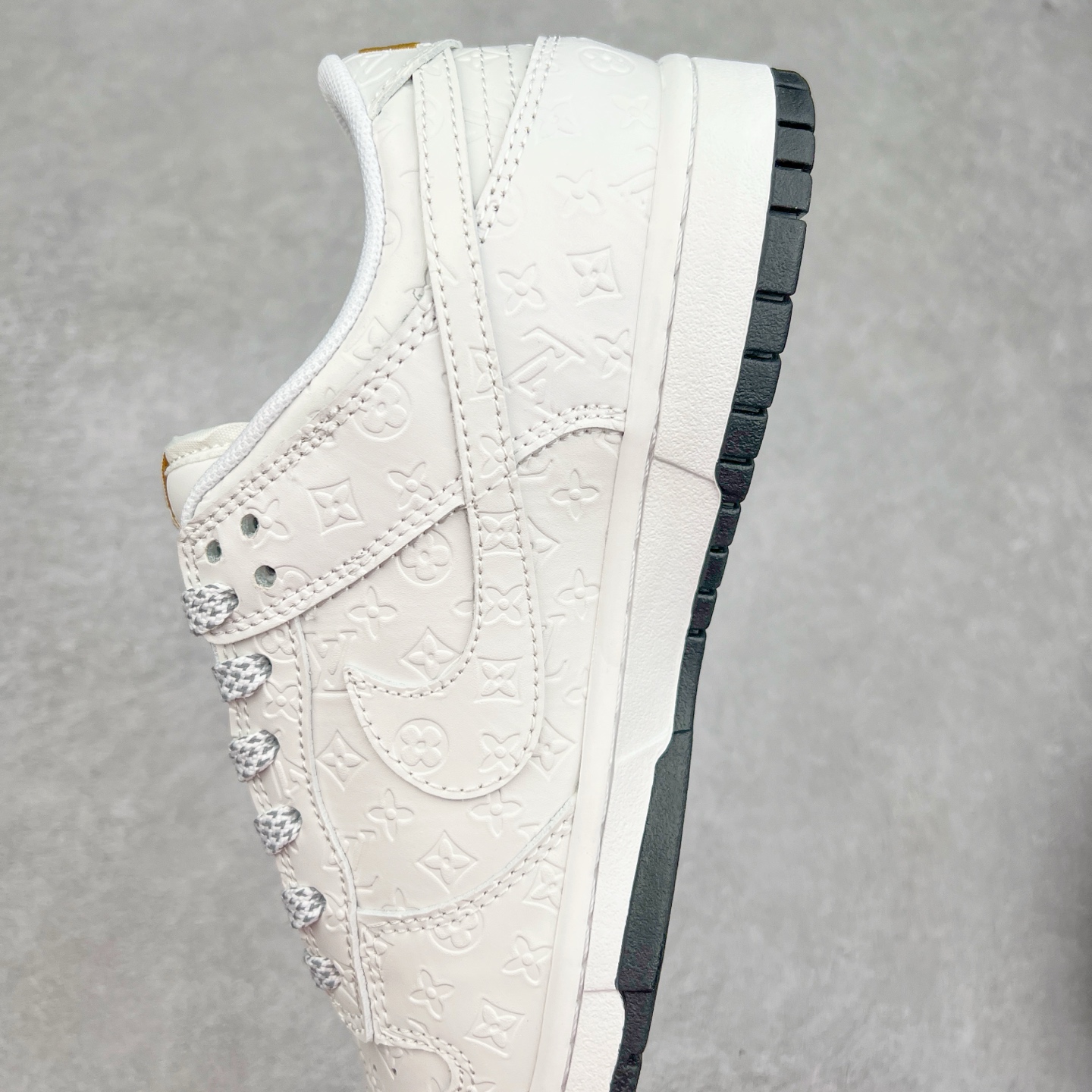 图片[7]-NK Dunk Low 定制配色 XX3168-145 大厂出品 极力推荐 原装头层材料 独家版型蒸餾加工帶來的是更好的视觉和脚感体验大厂纯原品质出货 清洁度 电绣工艺 皮料切割干净无任何毛边 细节完美 实拍调校N版已经零色差零失真 百分百还原实物色彩所见即所得 不存在货不对板色差等低级问题 选购参考实物拍摄 不混卖不参货 只用心做好货严格选品 承诺混一赔十 尺码：36 36.5 37.5 38 38.5 39 40 40.5 41 42 42.5 43 44 44.5 45-选品中心