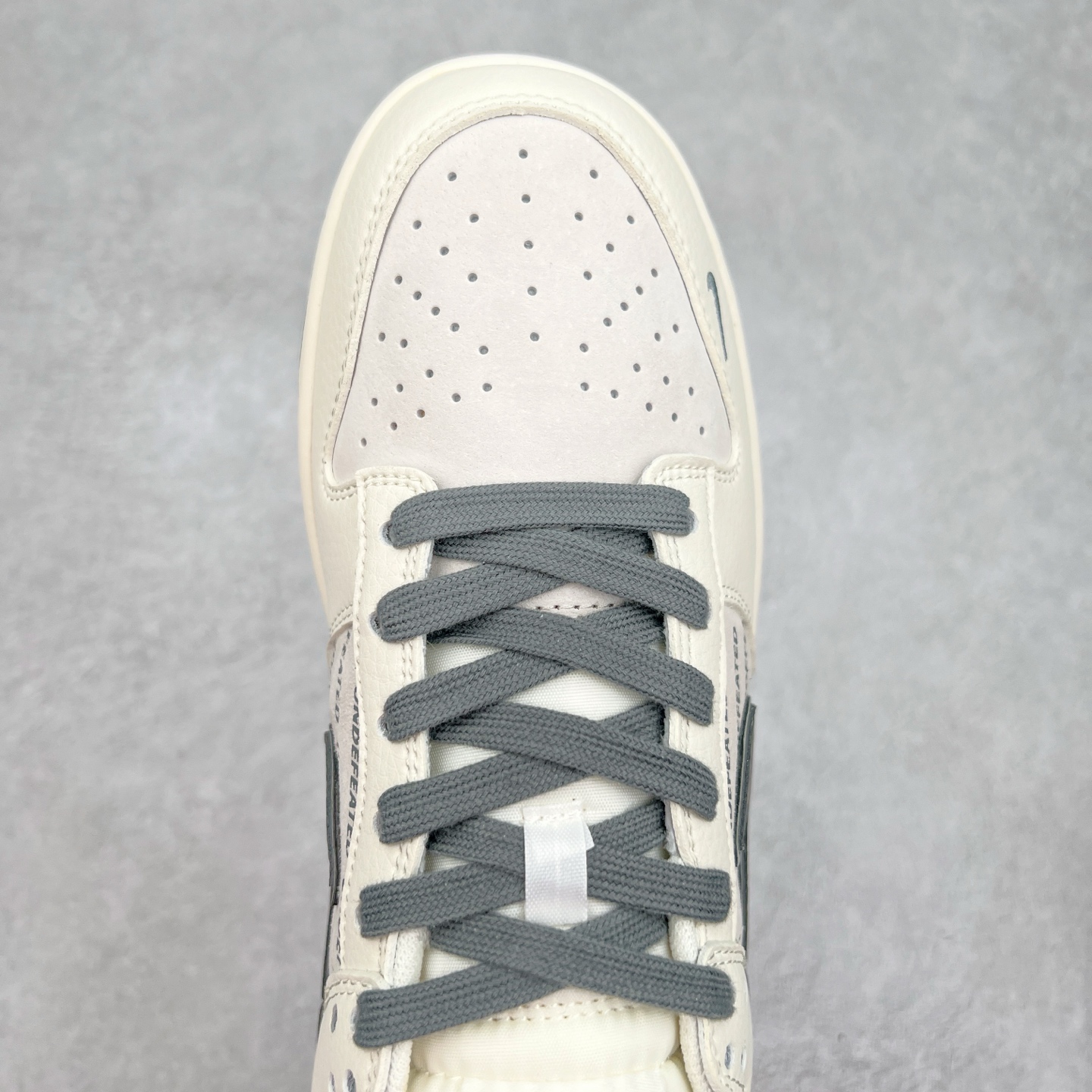 图片[4]-NK Dunk Low 定制配色 XX2026-679 大厂出品 极力推荐 原装头层材料 独家版型蒸餾加工帶來的是更好的视觉和脚感体验大厂纯原品质出货 清洁度 电绣工艺 皮料切割干净无任何毛边 细节完美 实拍调校N版已经零色差零失真 百分百还原实物色彩所见即所得 不存在货不对板色差等低级问题 选购参考实物拍摄 不混卖不参货 只用心做好货严格选品 承诺混一赔十 尺码：36 36.5 37.5 38 38.5 39 40 40.5 41 42 42.5 43 44 44.5 45-选品中心