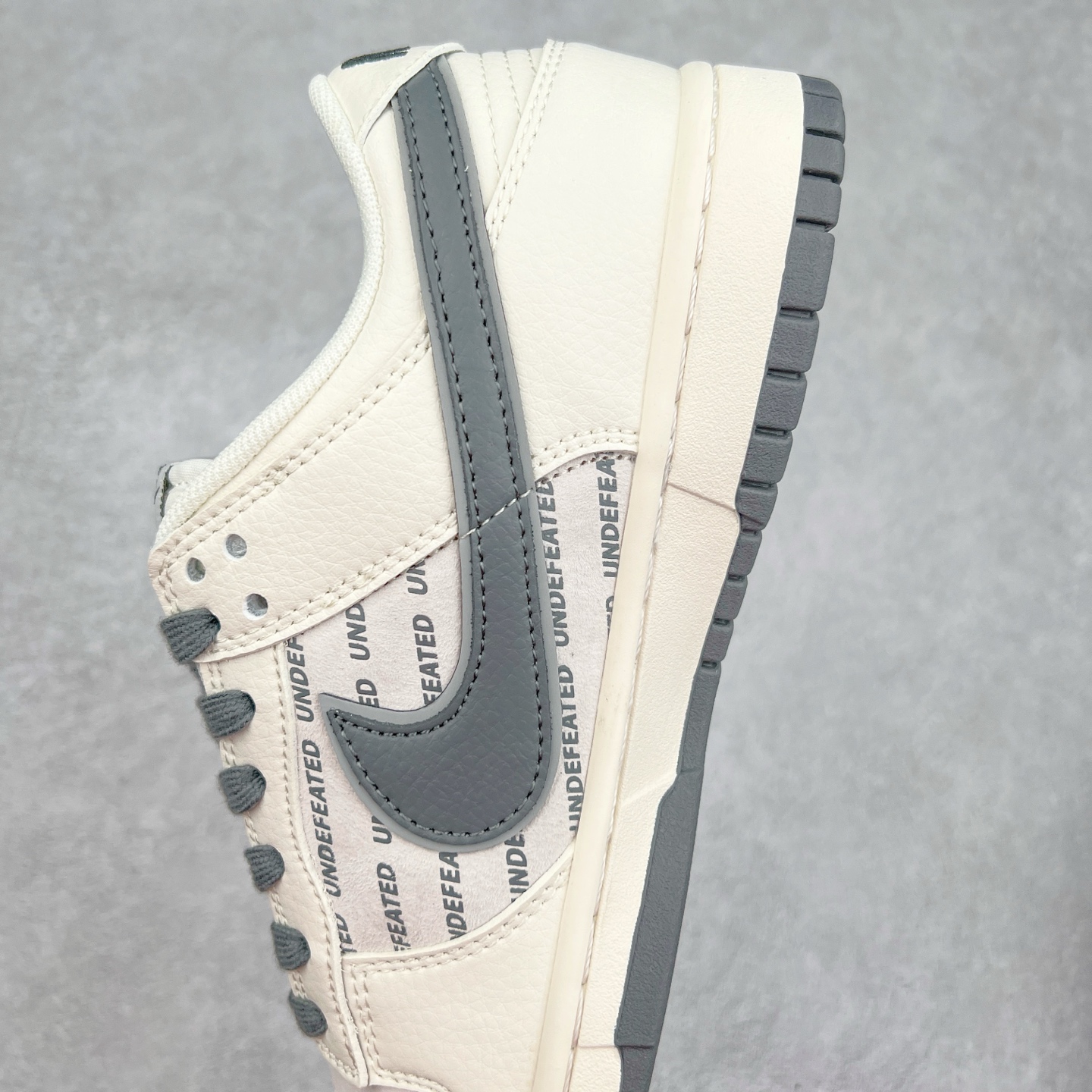 图片[7]-NK Dunk Low 定制配色 XX2026-679 大厂出品 极力推荐 原装头层材料 独家版型蒸餾加工帶來的是更好的视觉和脚感体验大厂纯原品质出货 清洁度 电绣工艺 皮料切割干净无任何毛边 细节完美 实拍调校N版已经零色差零失真 百分百还原实物色彩所见即所得 不存在货不对板色差等低级问题 选购参考实物拍摄 不混卖不参货 只用心做好货严格选品 承诺混一赔十 尺码：36 36.5 37.5 38 38.5 39 40 40.5 41 42 42.5 43 44 44.5 45-选品中心