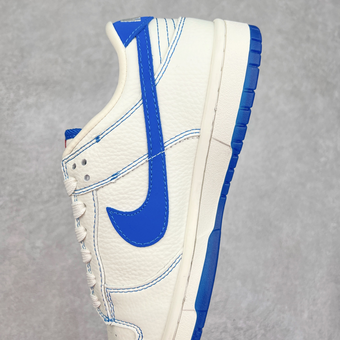 图片[7]-NK Dunk Low 定制配色 XB3802-350 大厂出品 极力推荐 原装头层材料 独家版型蒸餾加工帶來的是更好的视觉和脚感体验大厂纯原品质出货 清洁度 电绣工艺 皮料切割干净无任何毛边 细节完美 实拍调校N版已经零色差零失真 百分百还原实物色彩所见即所得 不存在货不对板色差等低级问题 选购参考实物拍摄 不混卖不参货 只用心做好货严格选品 承诺混一赔十 尺码：36 36.5 37.5 38 38.5 39 40 40.5 41 42 42.5 43 44 44.5 45-选品中心