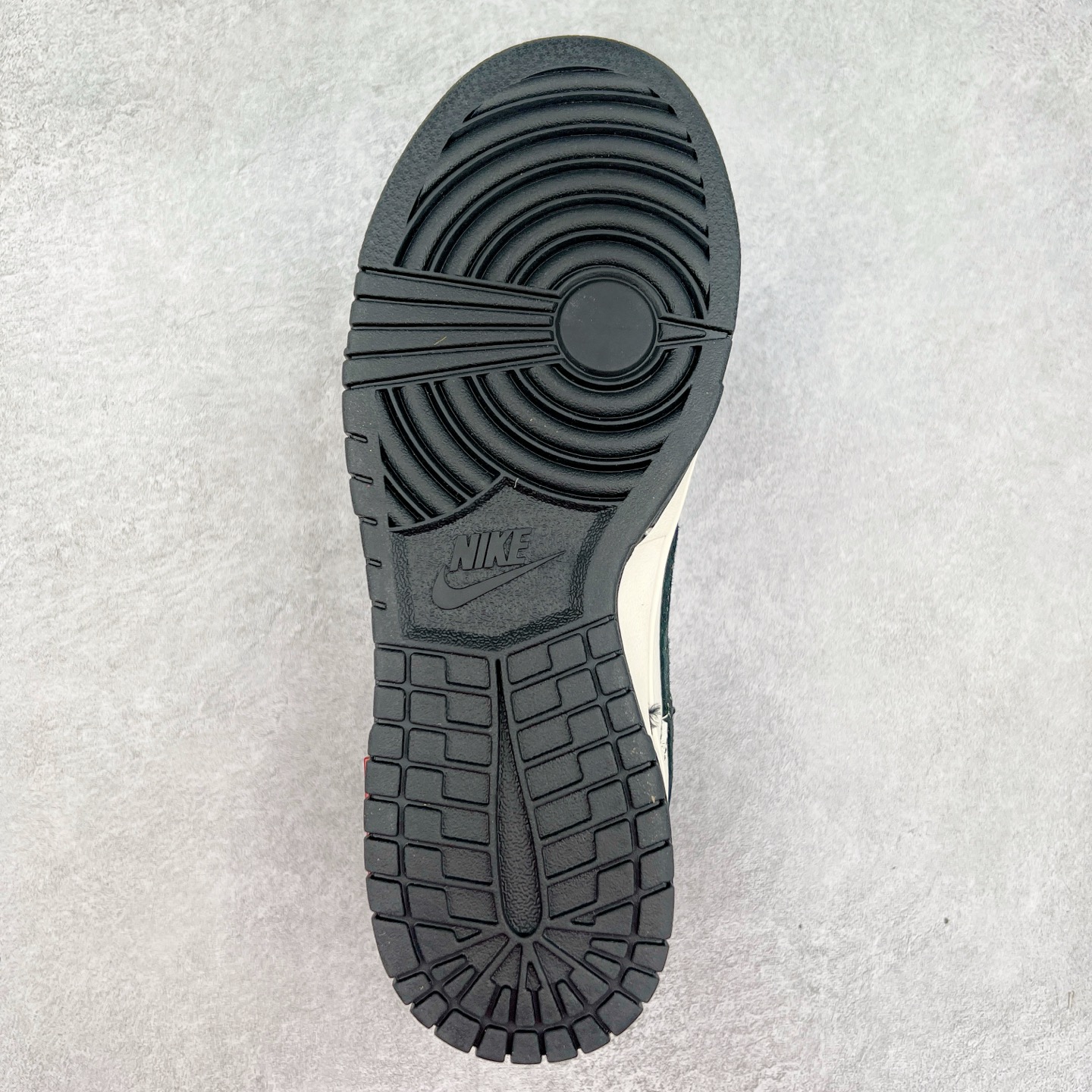 图片[9]-NK Dunk Low 定制配色 YX5066-277 大厂出品 极力推荐 原装头层材料 独家版型蒸餾加工帶來的是更好的视觉和脚感体验大厂纯原品质出货 清洁度 电绣工艺 皮料切割干净无任何毛边 细节完美 实拍调校N版已经零色差零失真 百分百还原实物色彩所见即所得 不存在货不对板色差等低级问题 选购参考实物拍摄 不混卖不参货 只用心做好货严格选品 承诺混一赔十 尺码：36 36.5 37.5 38 38.5 39 40 40.5 41 42 42.5 43 44 44.5 45-选品中心