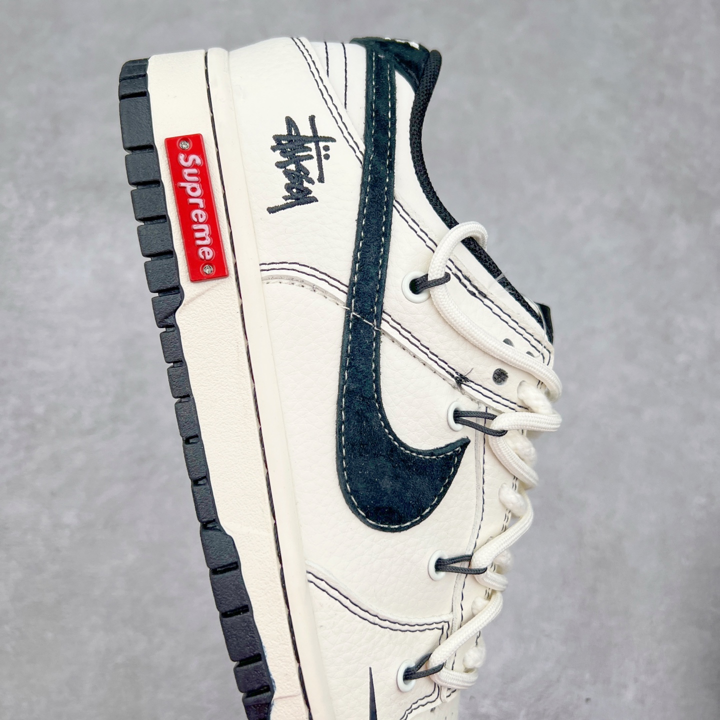 图片[6]-NK Dunk Low 定制配色 YX5066-277 大厂出品 极力推荐 原装头层材料 独家版型蒸餾加工帶來的是更好的视觉和脚感体验大厂纯原品质出货 清洁度 电绣工艺 皮料切割干净无任何毛边 细节完美 实拍调校N版已经零色差零失真 百分百还原实物色彩所见即所得 不存在货不对板色差等低级问题 选购参考实物拍摄 不混卖不参货 只用心做好货严格选品 承诺混一赔十 尺码：36 36.5 37.5 38 38.5 39 40 40.5 41 42 42.5 43 44 44.5 45-选品中心