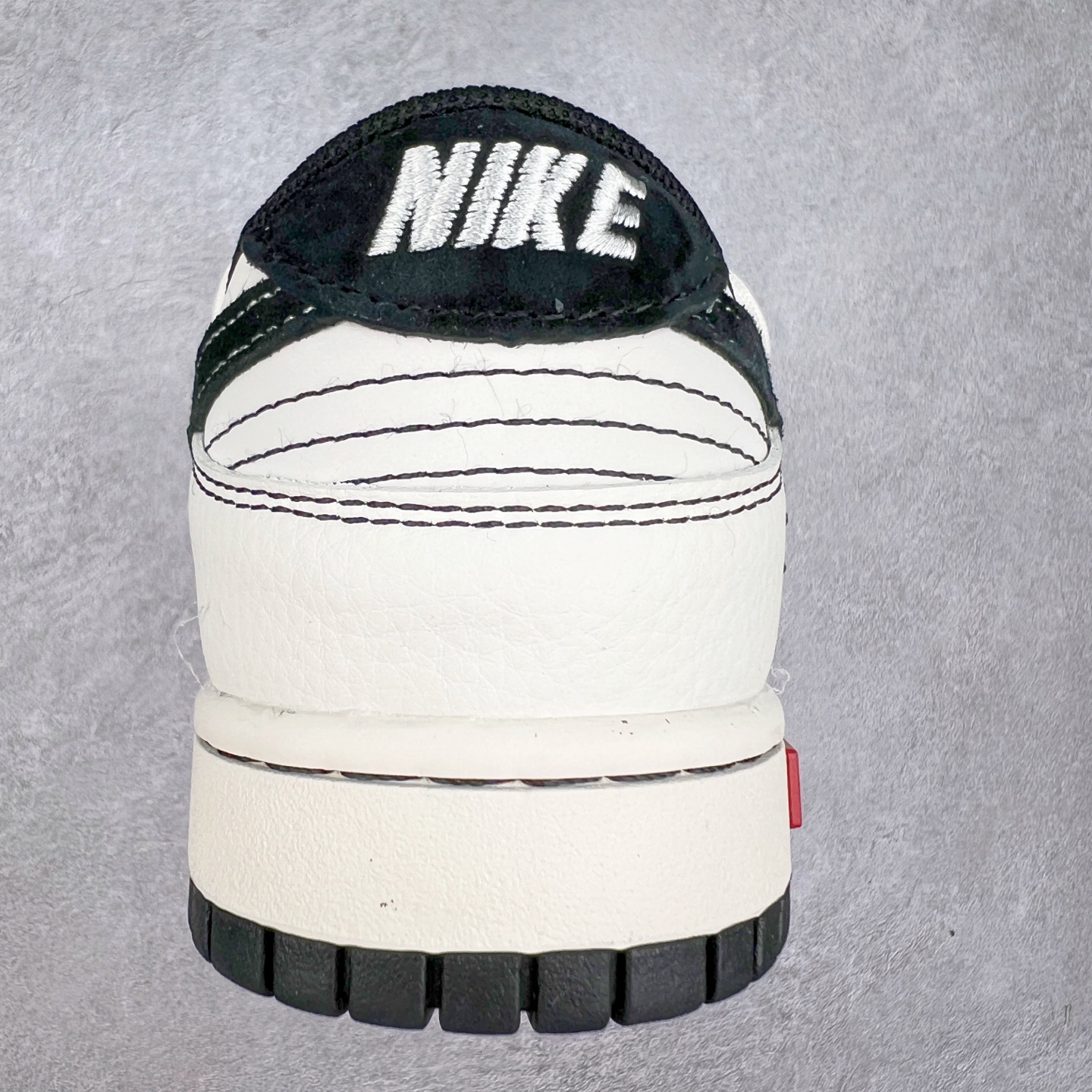 图片[8]-NK Dunk Low 定制配色 YX5066-277 大厂出品 极力推荐 原装头层材料 独家版型蒸餾加工帶來的是更好的视觉和脚感体验大厂纯原品质出货 清洁度 电绣工艺 皮料切割干净无任何毛边 细节完美 实拍调校N版已经零色差零失真 百分百还原实物色彩所见即所得 不存在货不对板色差等低级问题 选购参考实物拍摄 不混卖不参货 只用心做好货严格选品 承诺混一赔十 尺码：36 36.5 37.5 38 38.5 39 40 40.5 41 42 42.5 43 44 44.5 45-选品中心