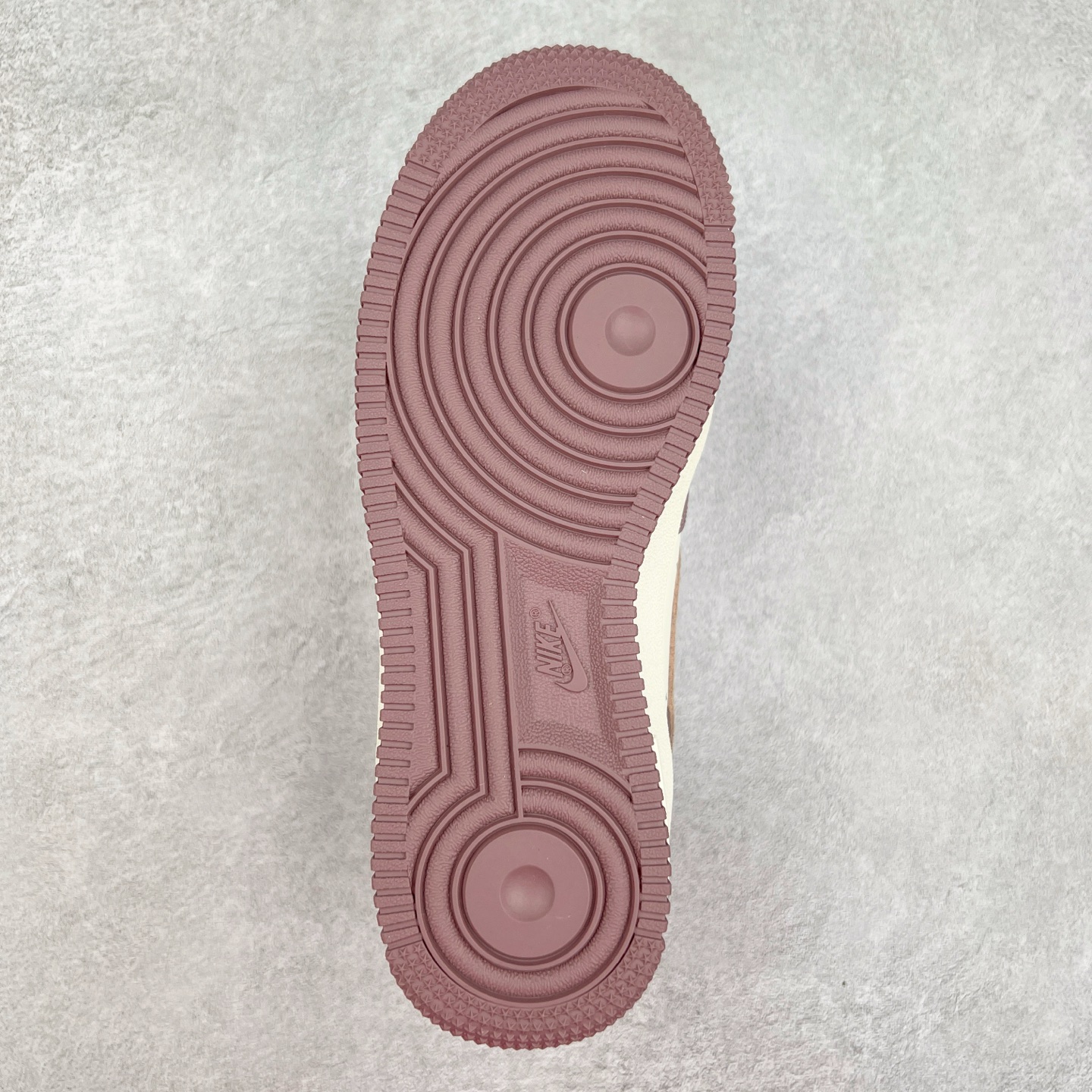 图片[9]-NK Air Force 1´07 Low 空军一号低帮百搭休闲运动板鞋 DB3301-551 柔软、弹性十足的缓震性能和出色的中底设计 横跨复古与现代的外型结合 造就出风靡全球 三十多年的Force 1 直到今天还深受青睐 实拍调校N版已经零色差零失真 百分百还原实物色彩所见即所得 不存在货不对板色差等低级问题 选购参考实物拍摄 不混卖不参货 只用心做好货严格选品 承诺混一赔十 尺码：36 36.5 37.5 38 38.5 39 40 40.5 41 42 42.5 43 44 44.5 45-选品中心