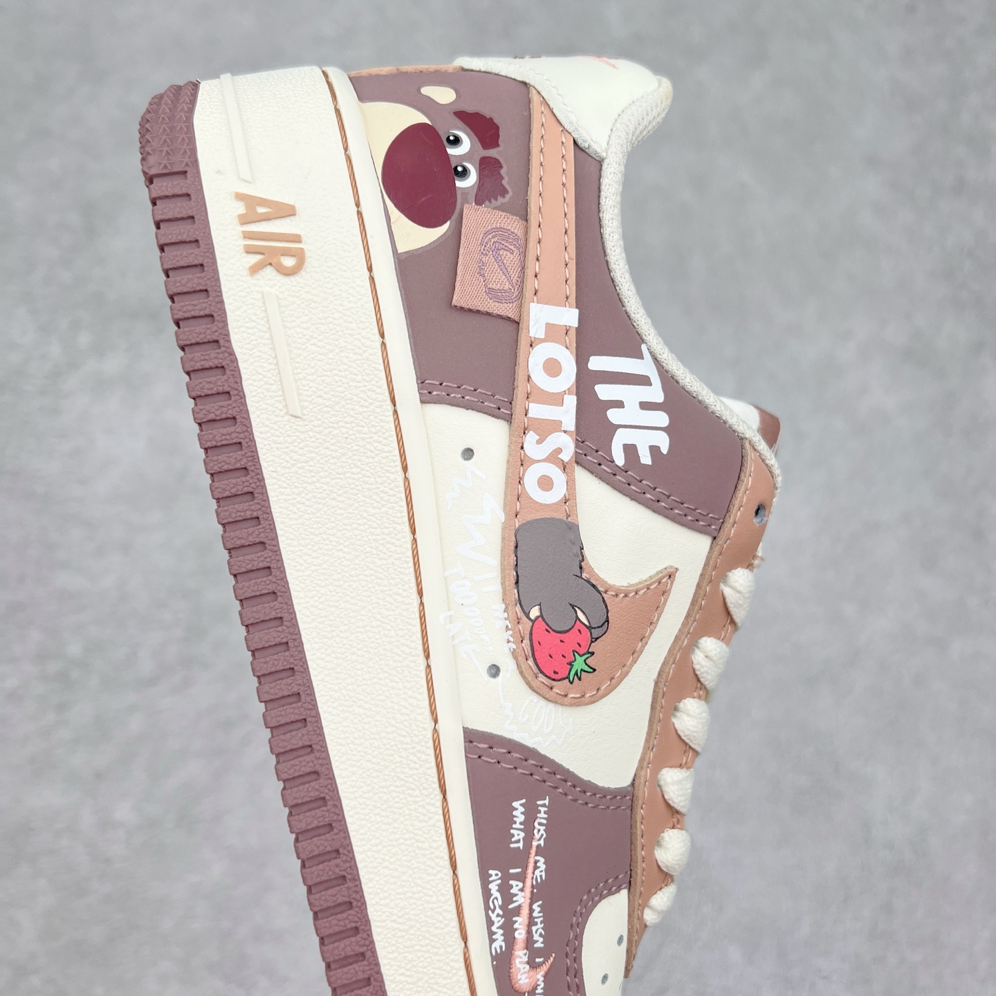 图片[6]-NK Air Force 1´07 Low 空军一号低帮百搭休闲运动板鞋 DB3301-551 柔软、弹性十足的缓震性能和出色的中底设计 横跨复古与现代的外型结合 造就出风靡全球 三十多年的Force 1 直到今天还深受青睐 实拍调校N版已经零色差零失真 百分百还原实物色彩所见即所得 不存在货不对板色差等低级问题 选购参考实物拍摄 不混卖不参货 只用心做好货严格选品 承诺混一赔十 尺码：36 36.5 37.5 38 38.5 39 40 40.5 41 42 42.5 43 44 44.5 45-选品中心